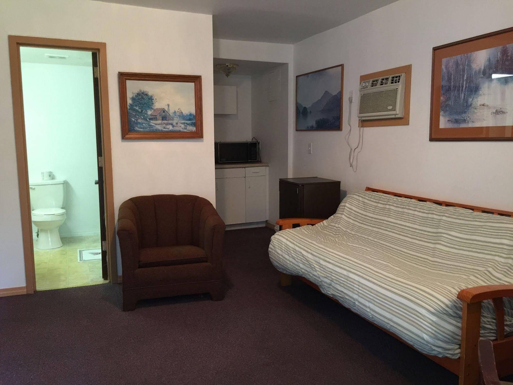 Adirondack Oasis Motel