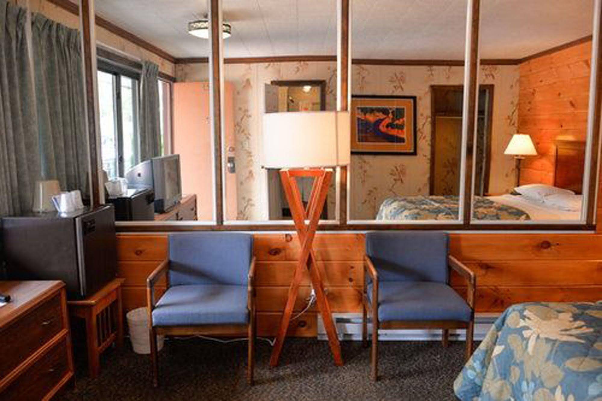 Lake Crest Inn
