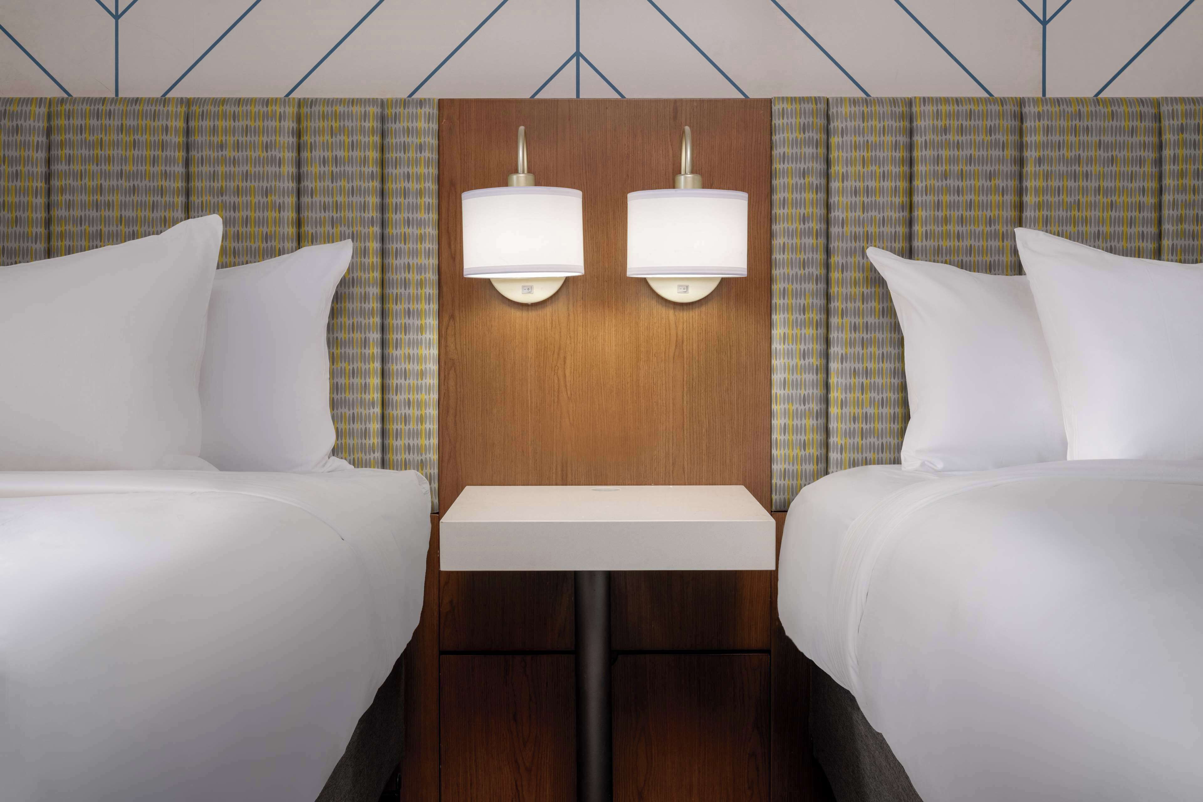 The Nedia, BW Signature Collection