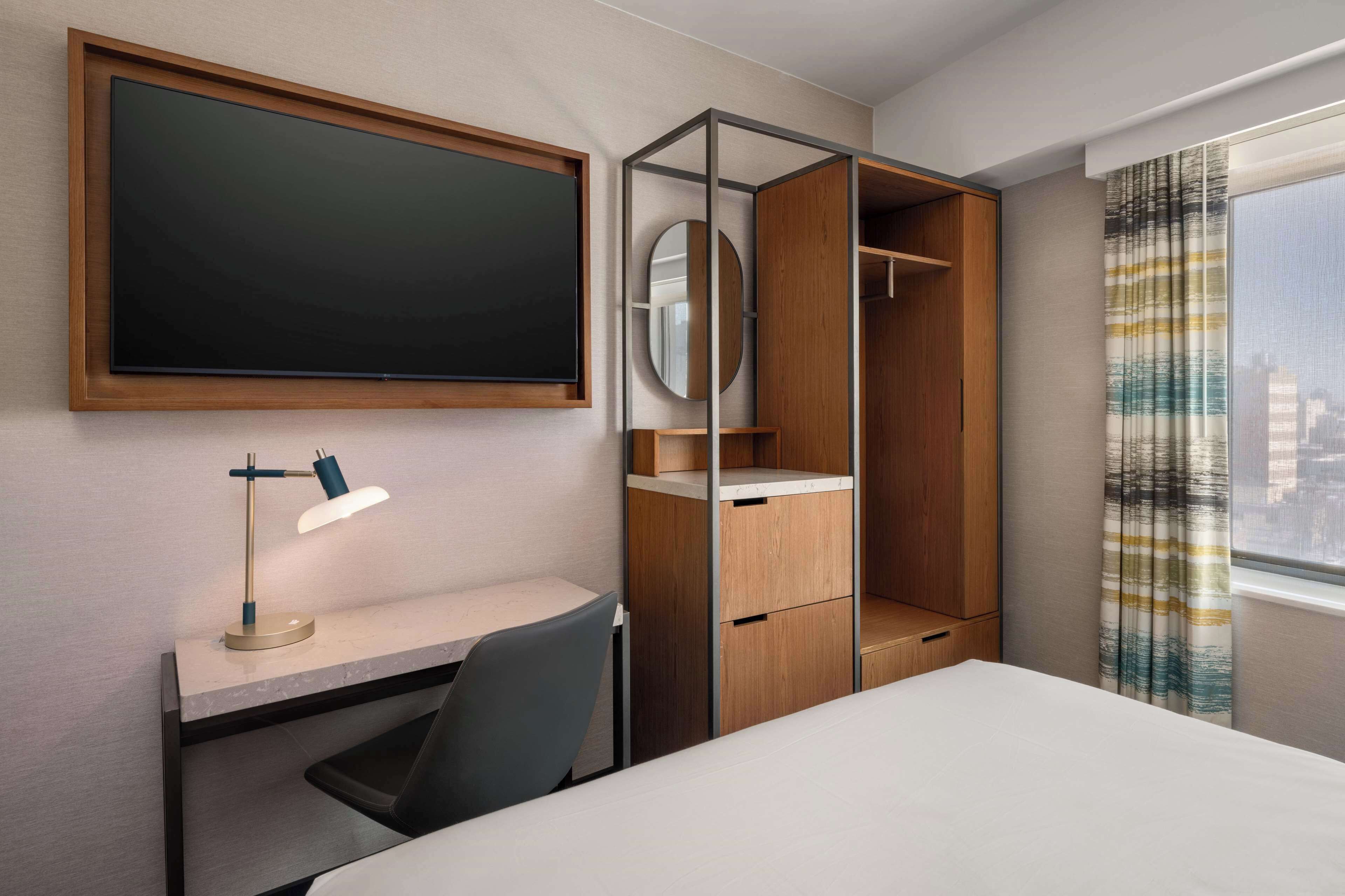 The Nedia, BW Signature Collection