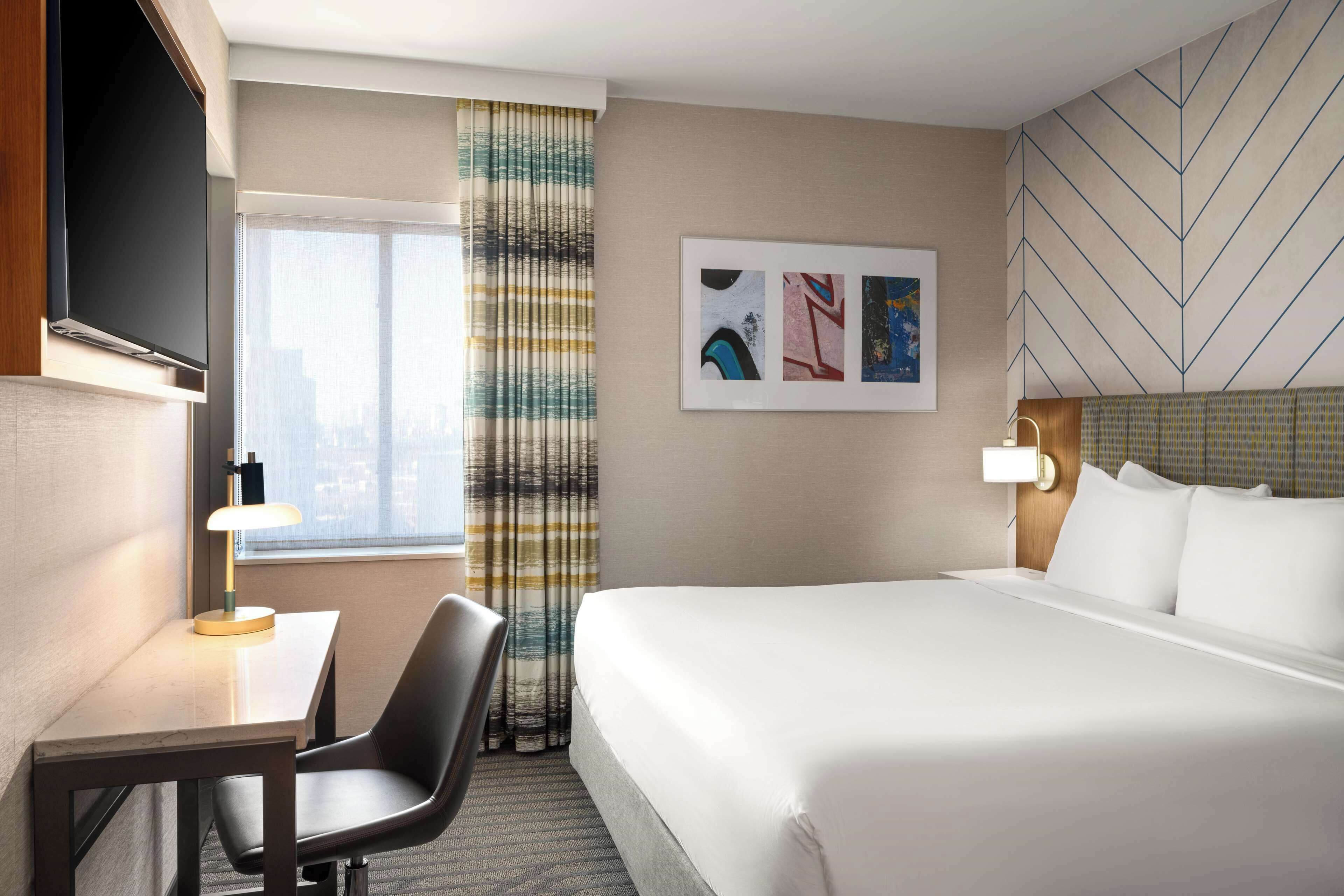 The Nedia, BW Signature Collection