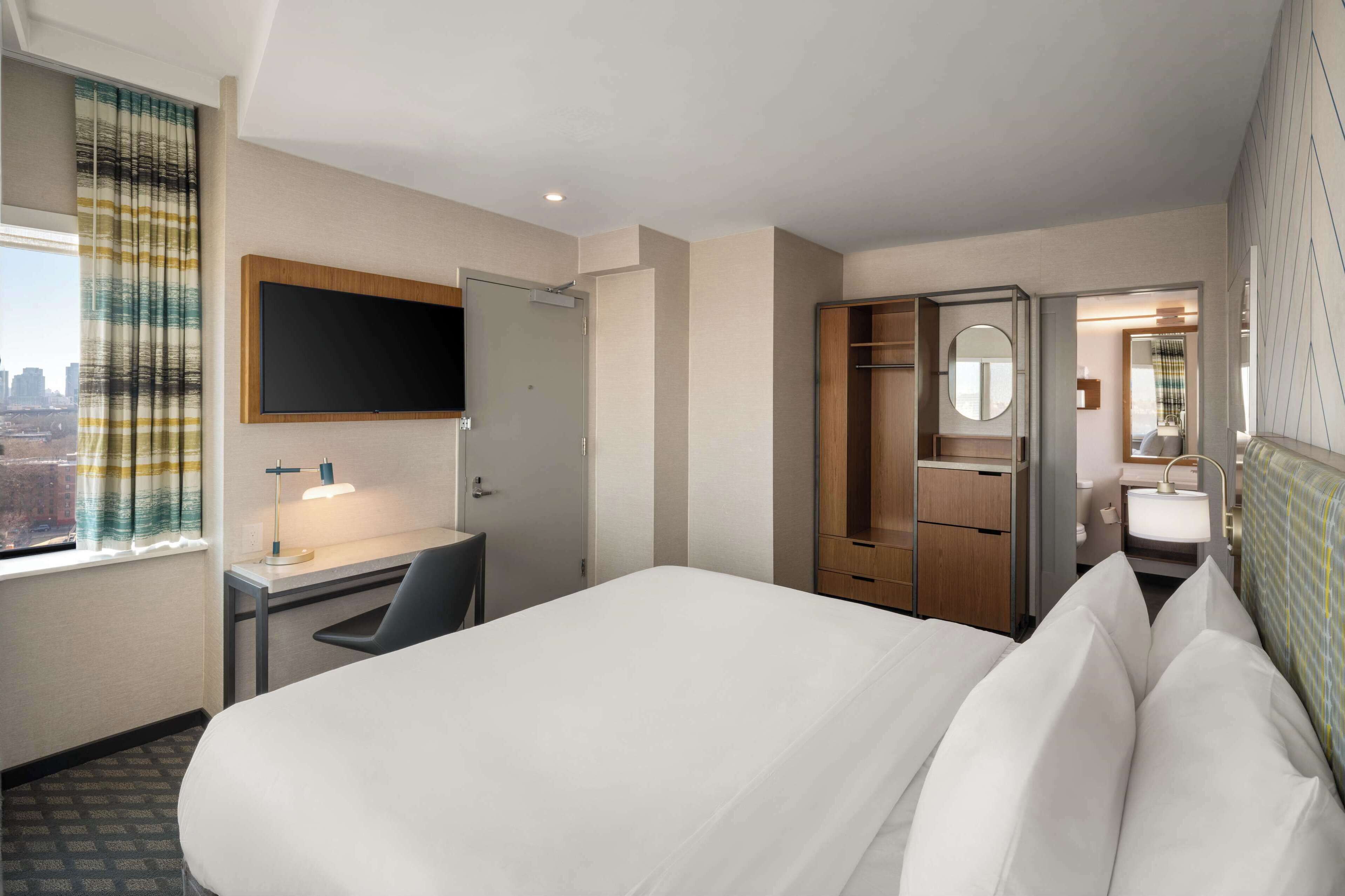 The Nedia, BW Signature Collection