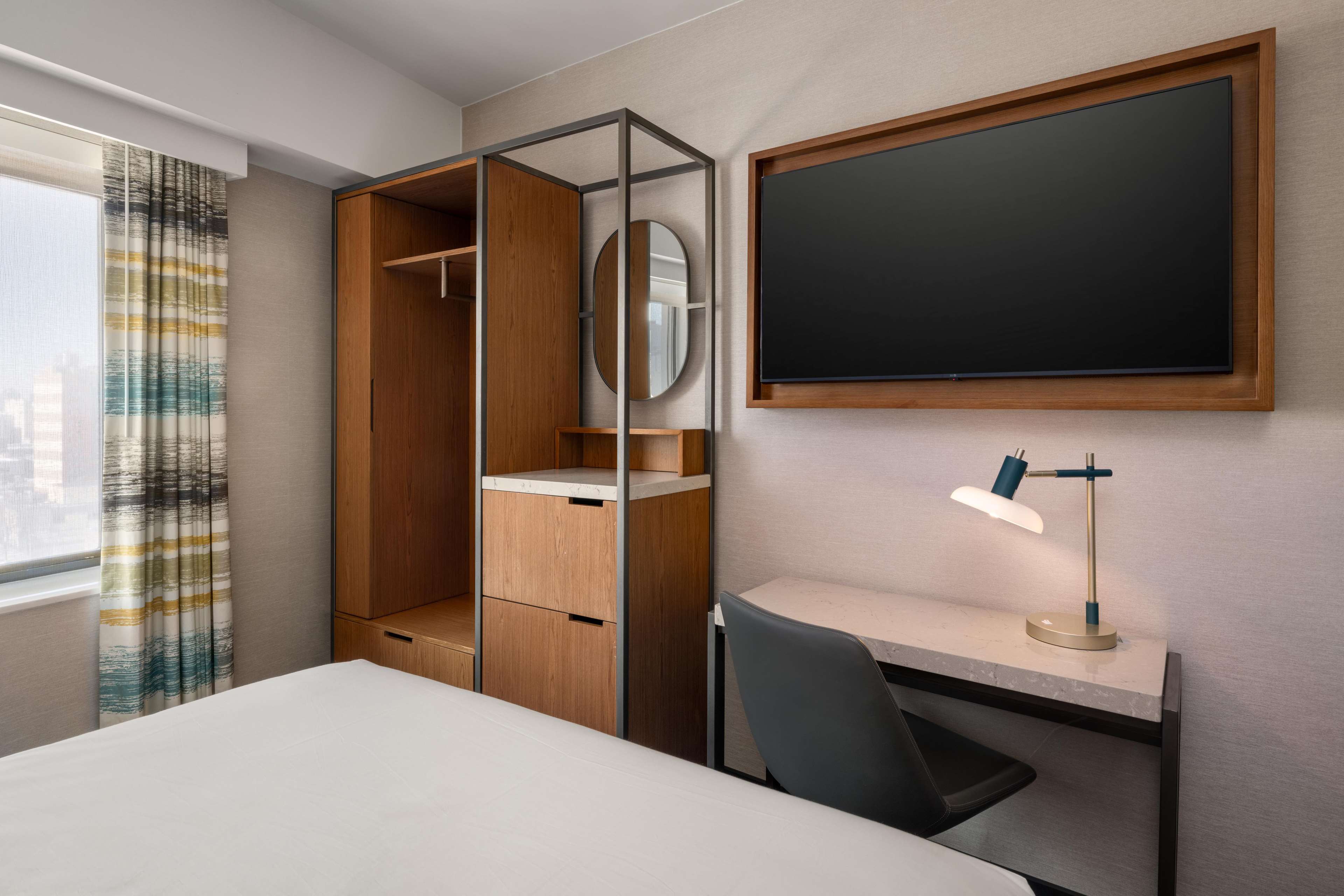 The Nedia, BW Signature Collection