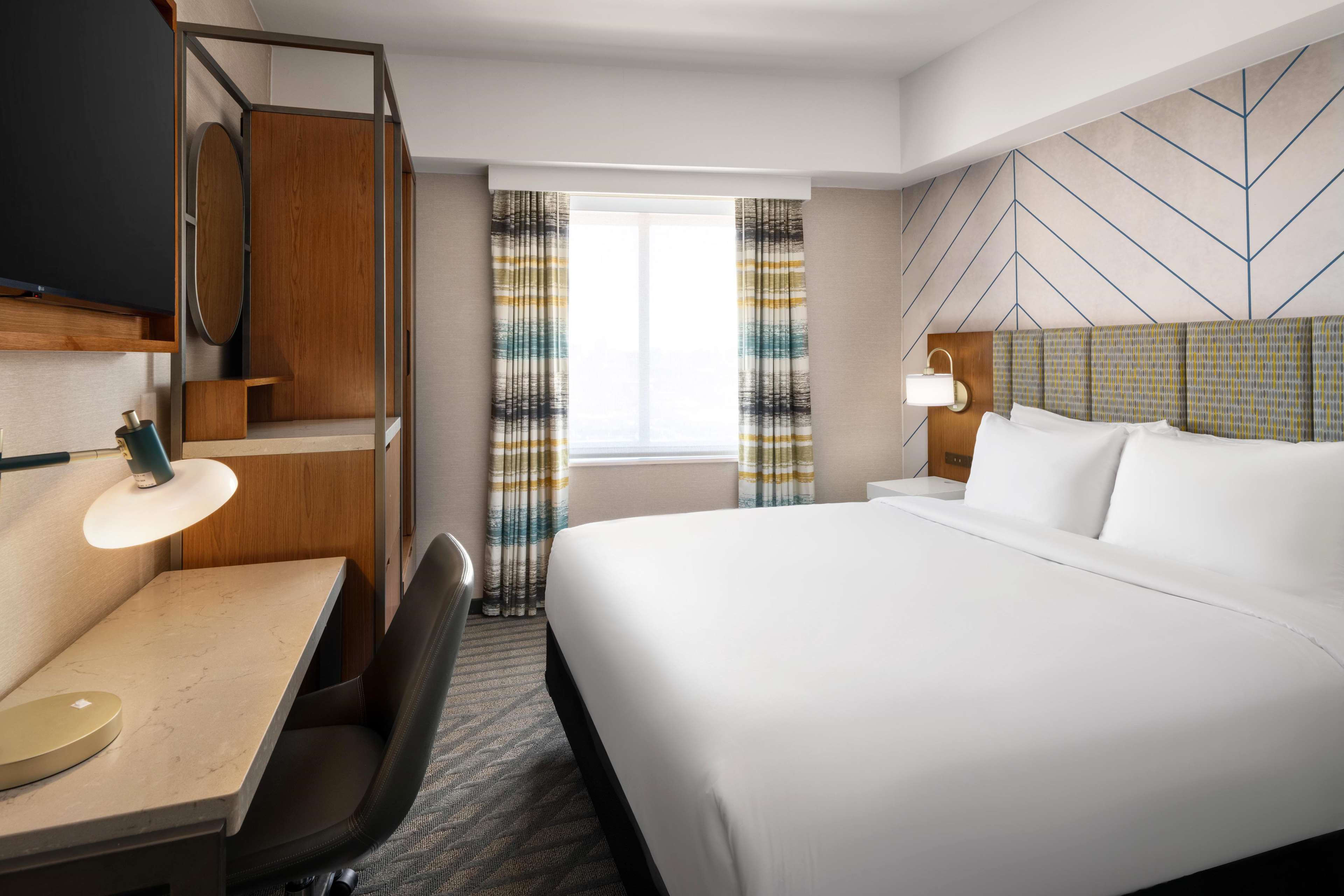 The Nedia, BW Signature Collection