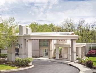 Howard Johnson by Wyndham Newburgh/West Point