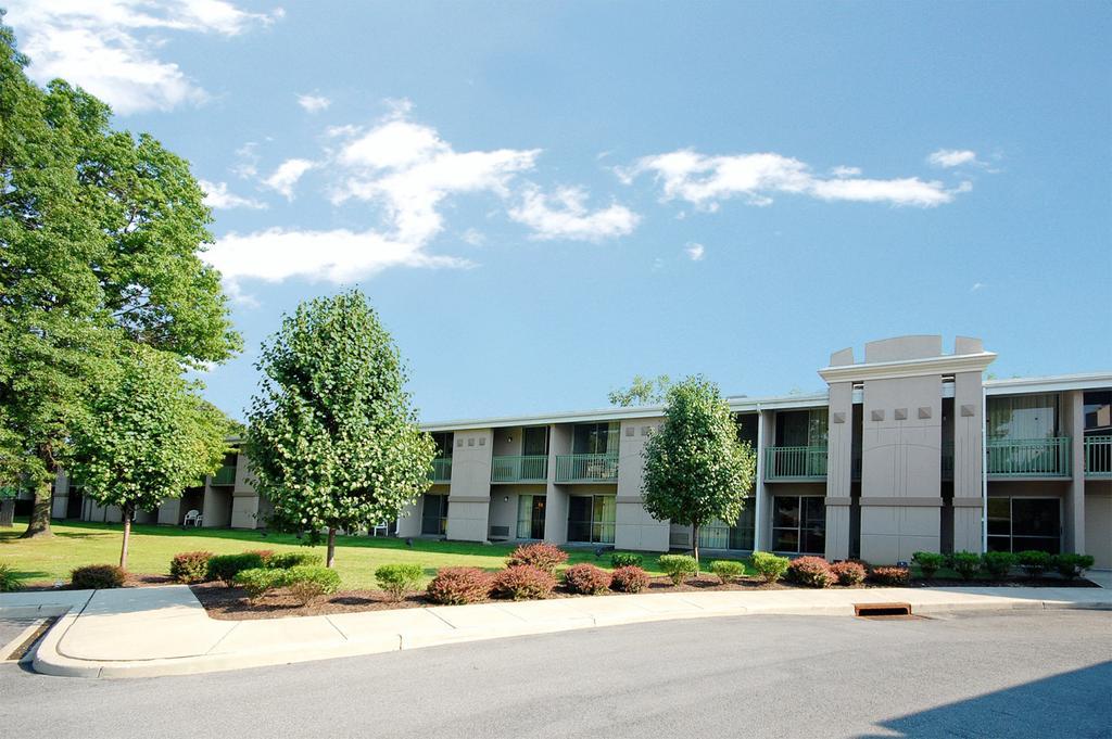 Howard Johnson by Wyndham Newburgh/West Point