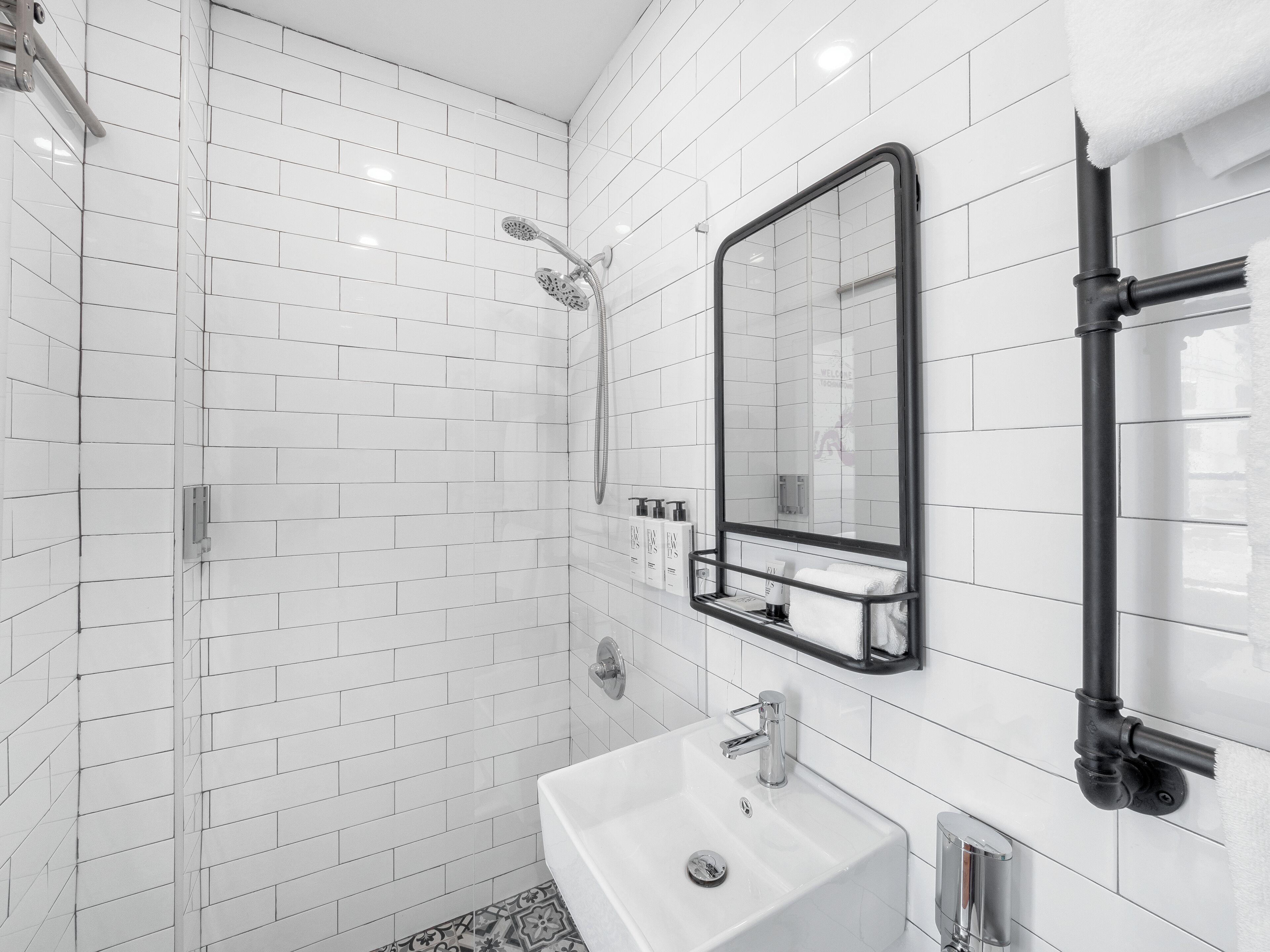 Be Home Hotel by LuxUrban Hotels