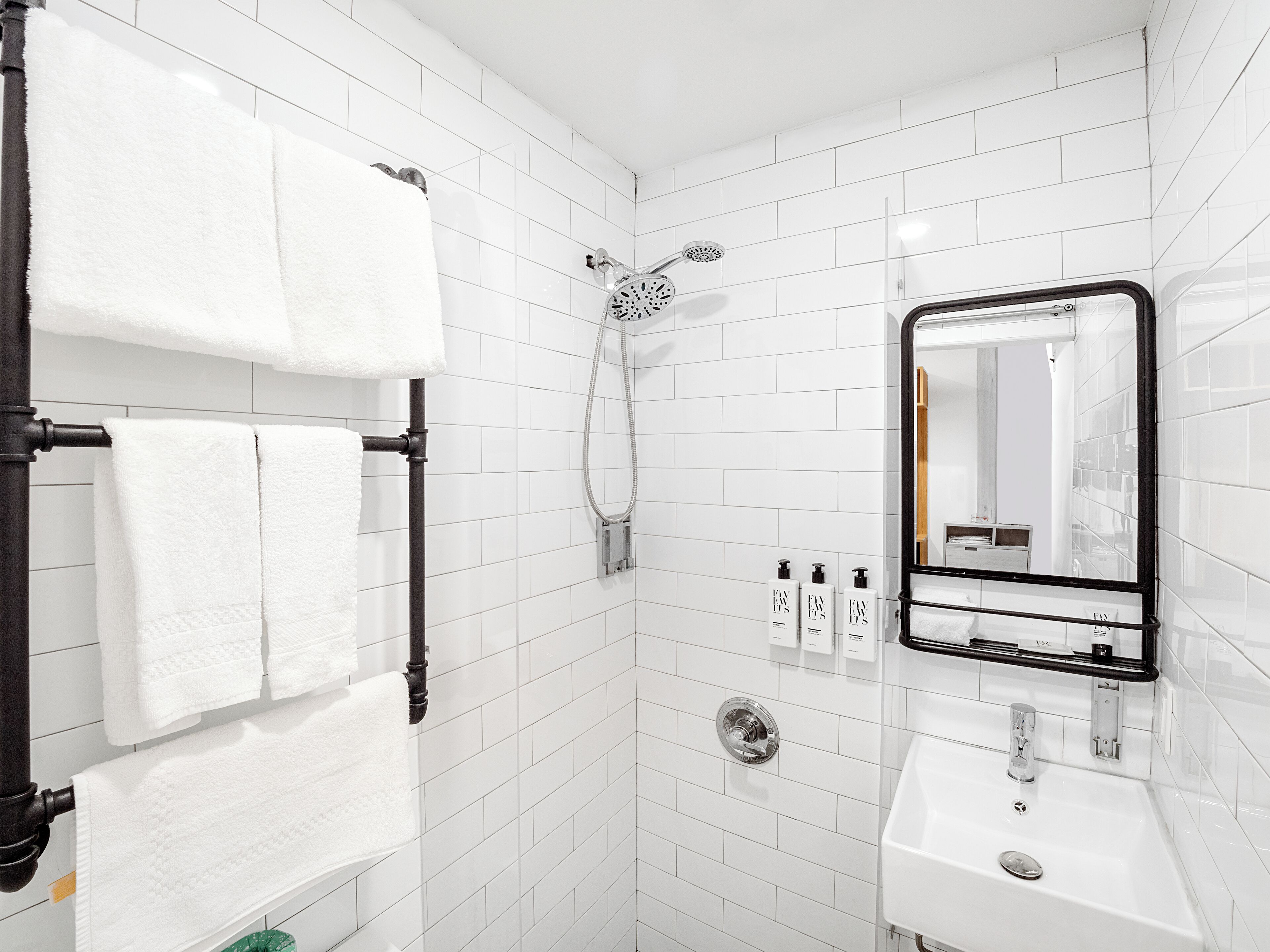 Be Home Hotel by LuxUrban Hotels