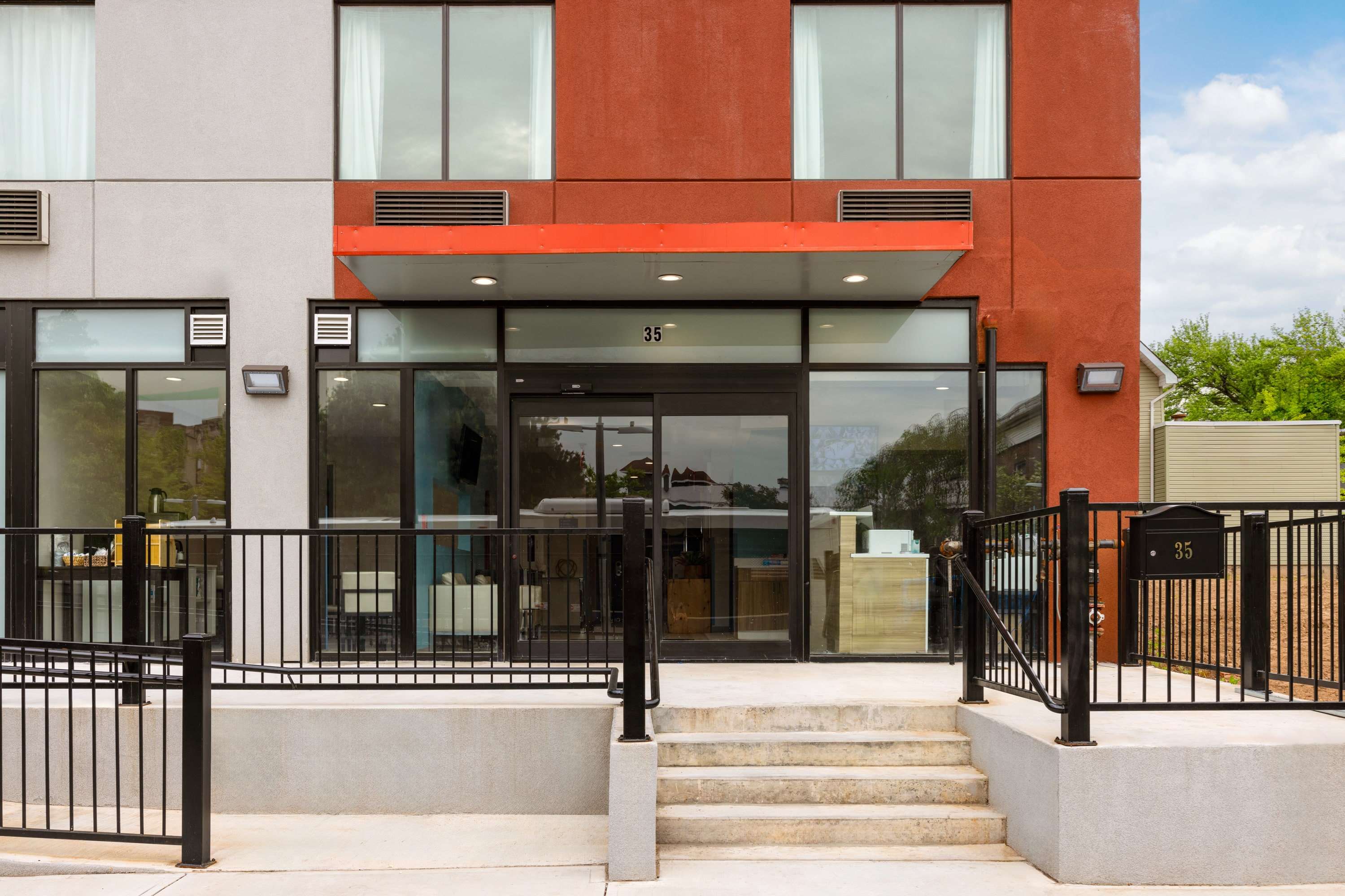 Days Inn by Wyndham Staten Island