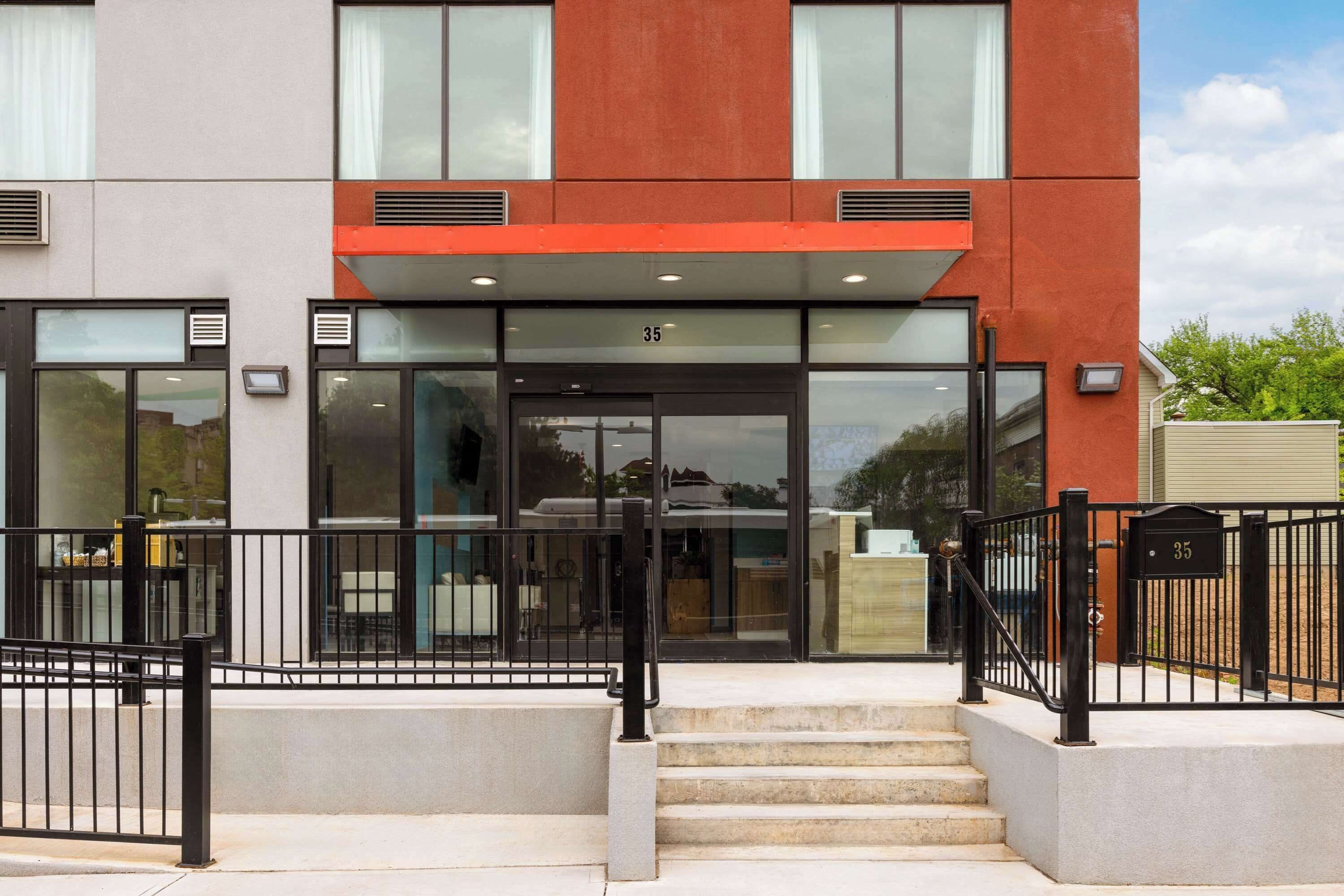 Days Inn by Wyndham Staten Island