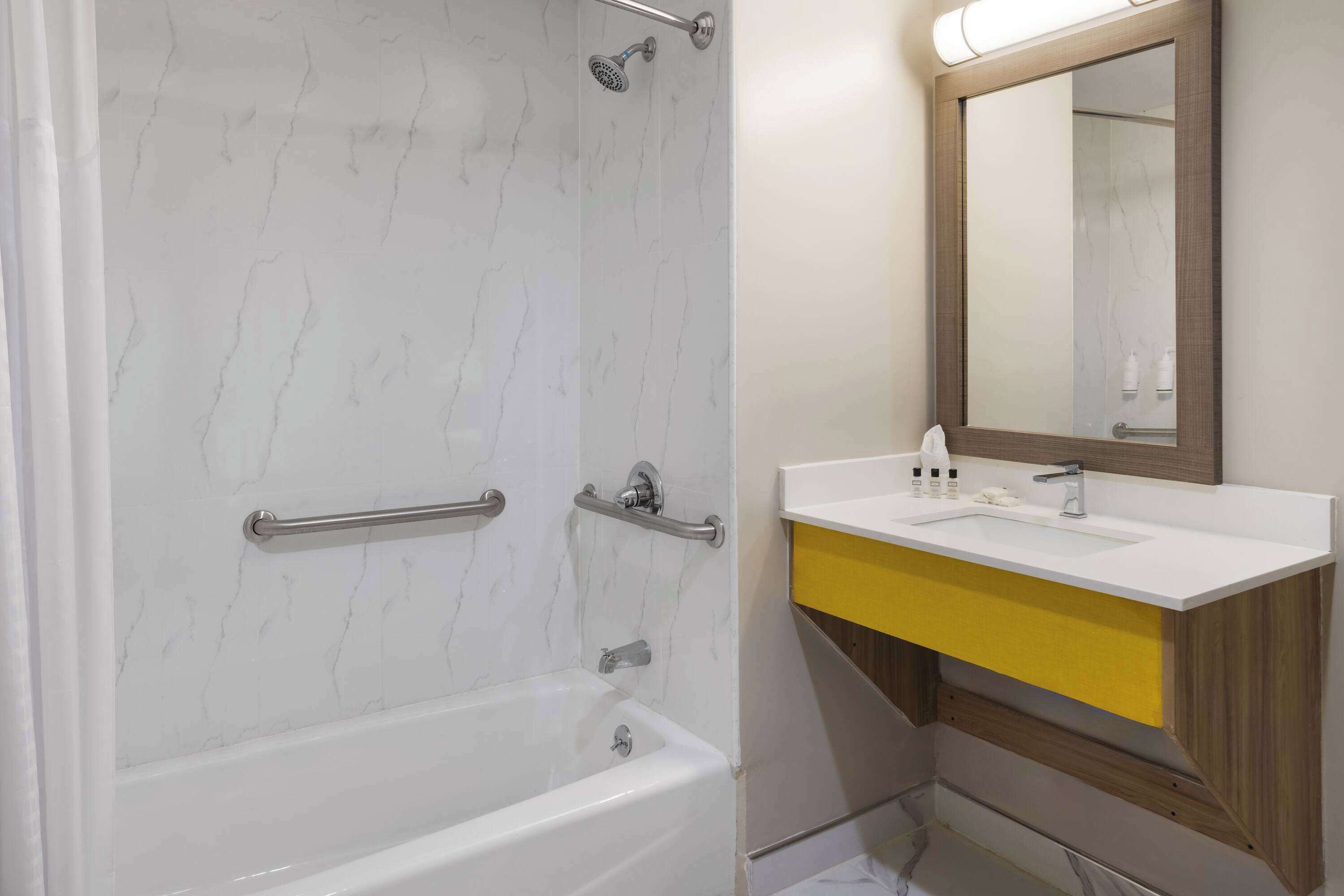 Days Inn by Wyndham Staten Island