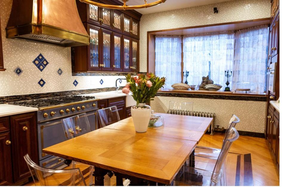 Northern Lights Mansion