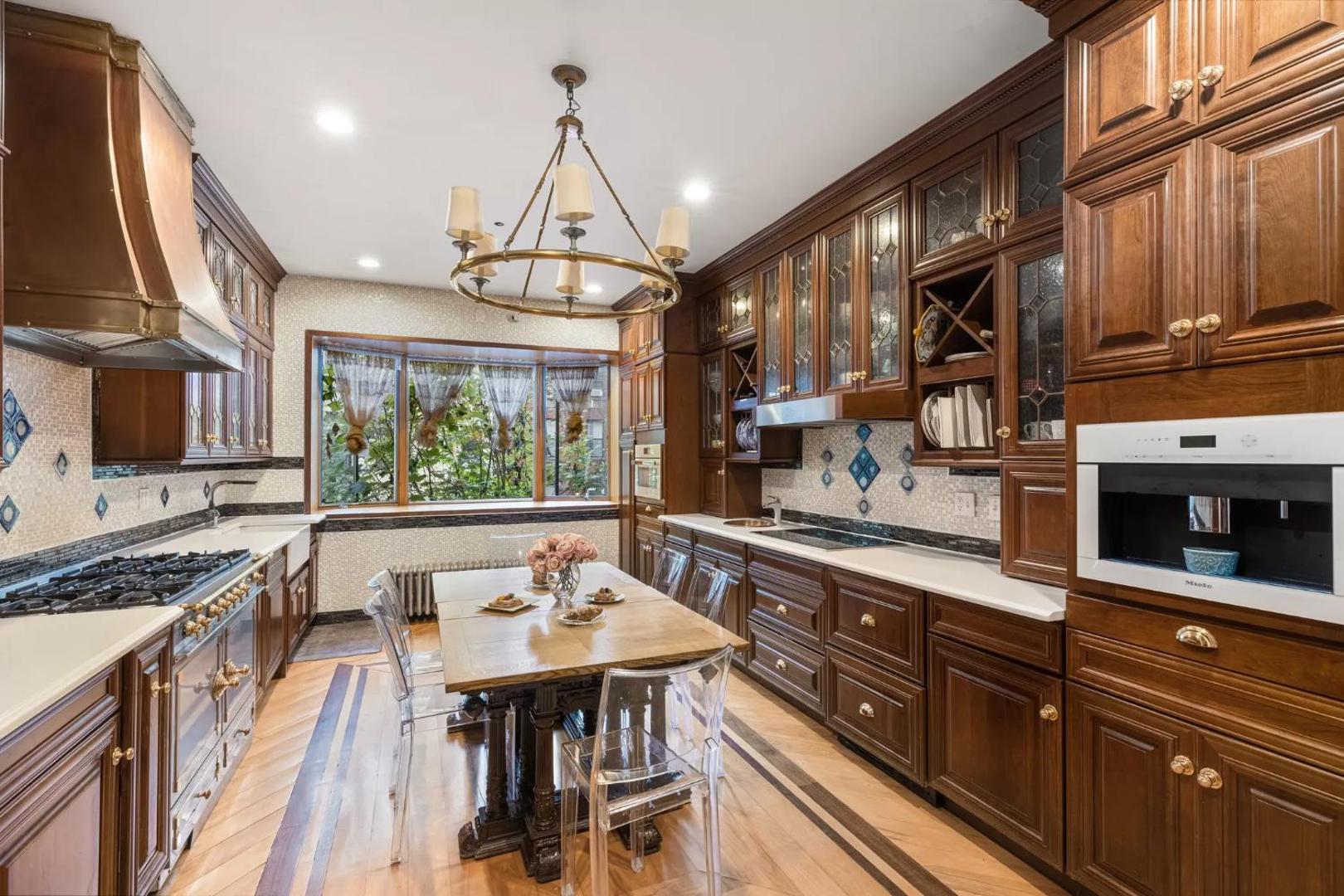 Northern Lights Mansion