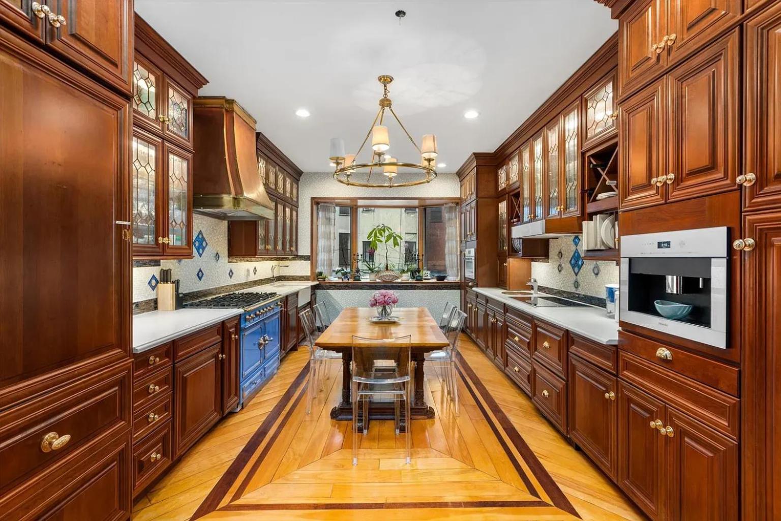 Northern Lights Mansion