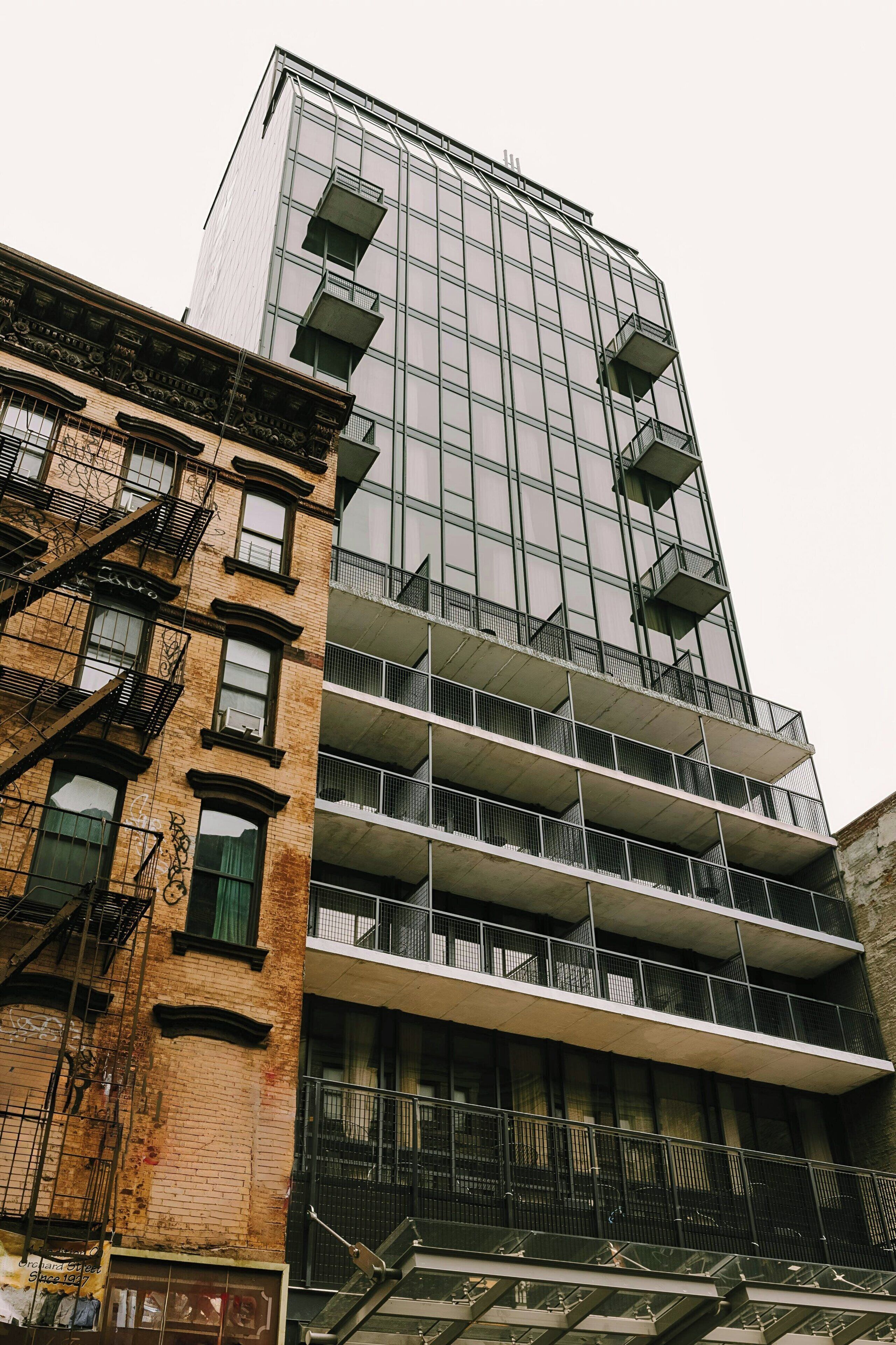 The Merchant Hotel, Sonder