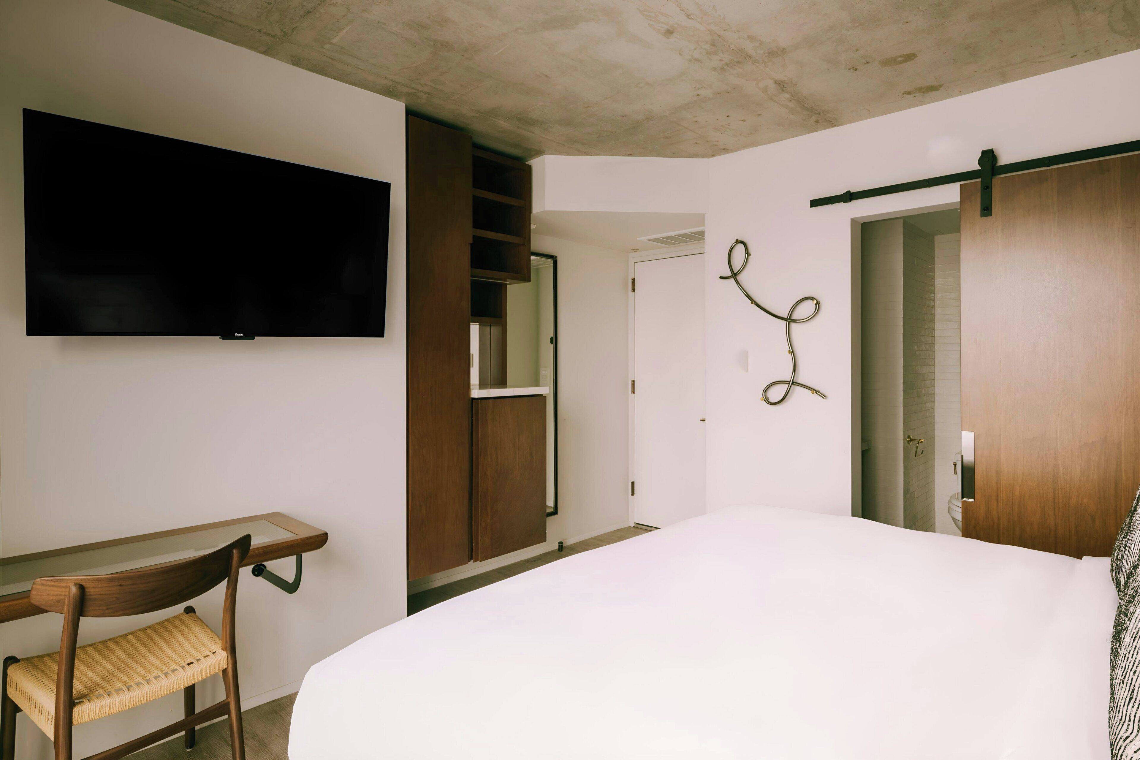 The Merchant Hotel, Sonder