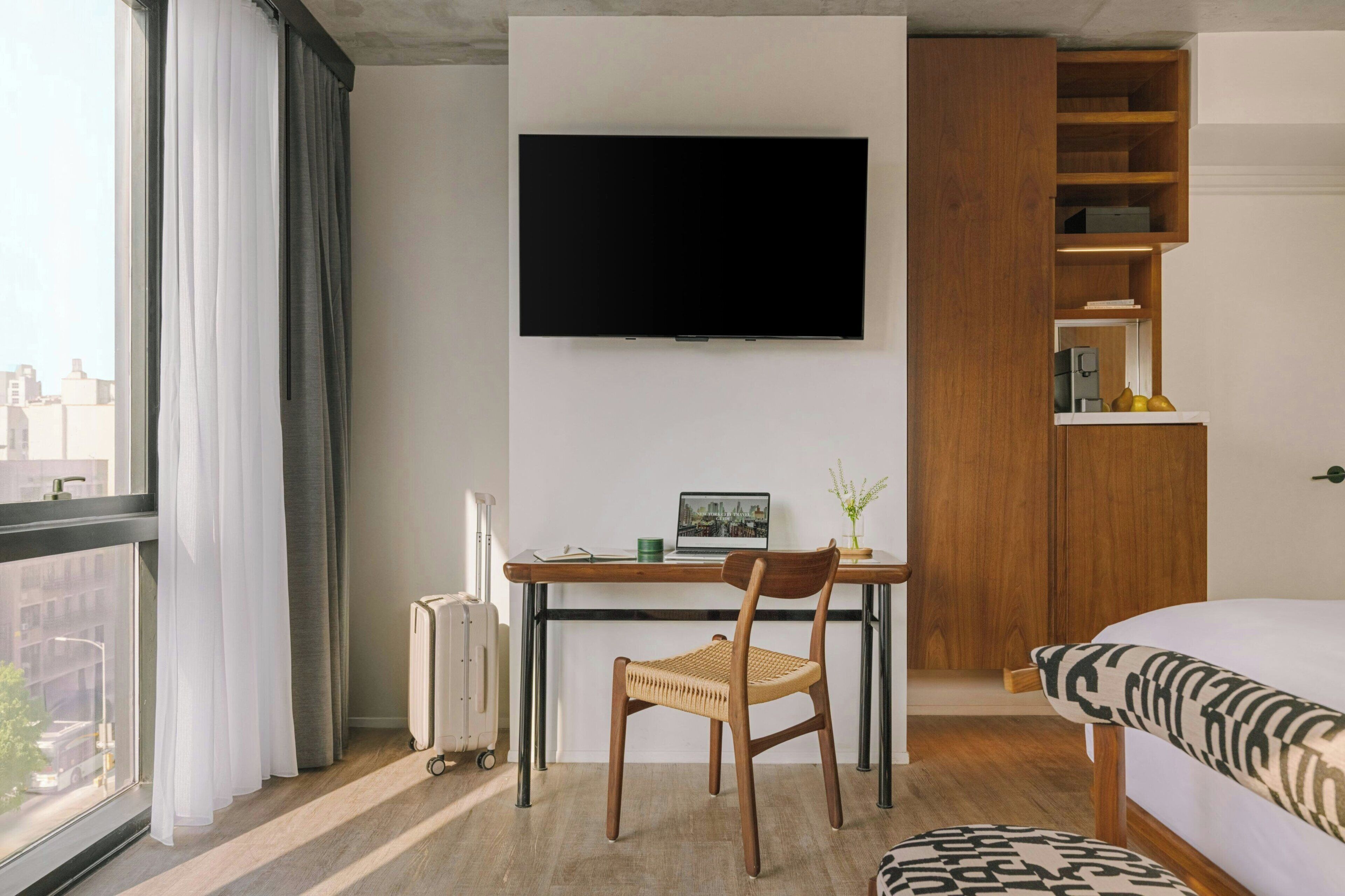 The Merchant Hotel, Sonder