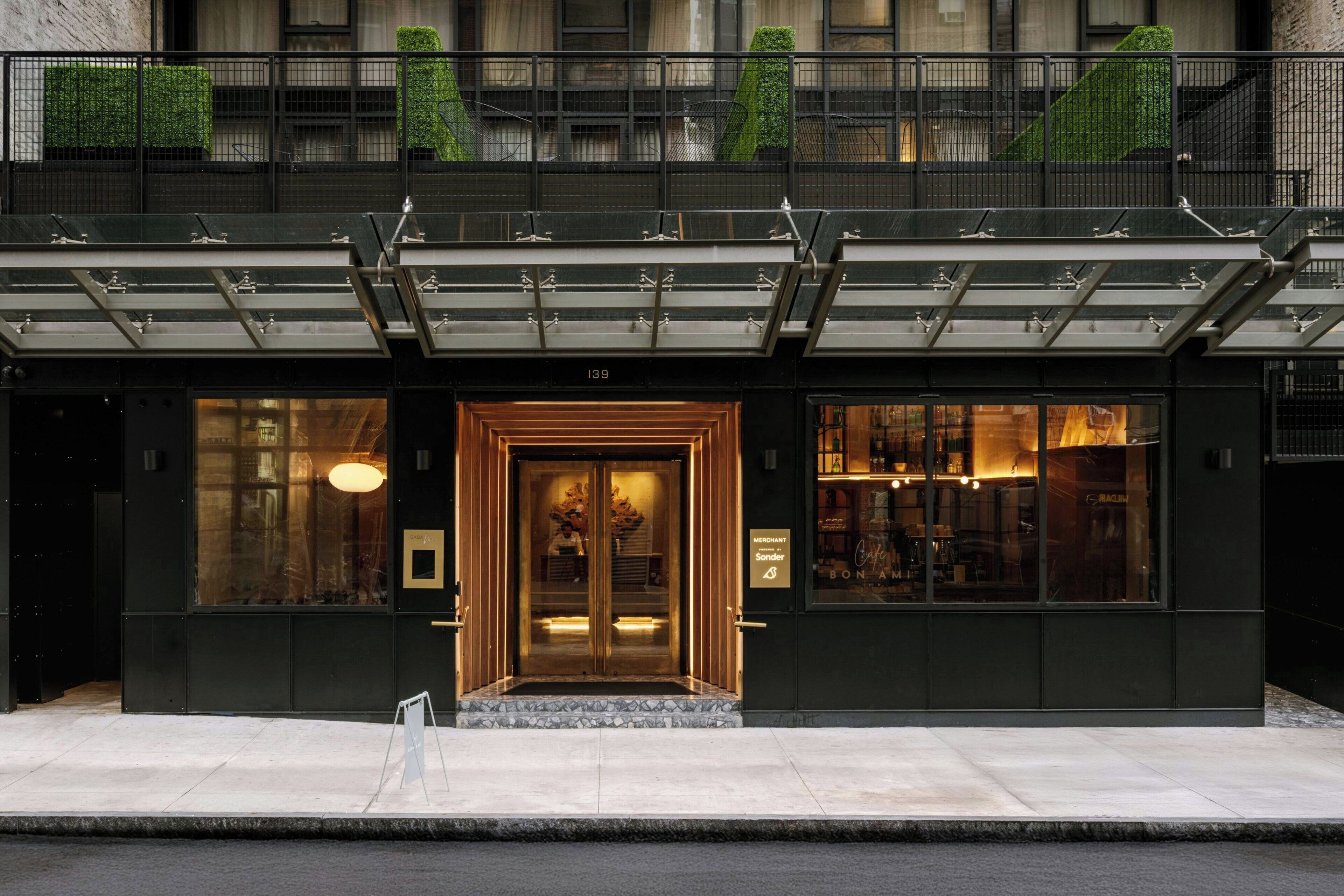 The Merchant Hotel, Sonder