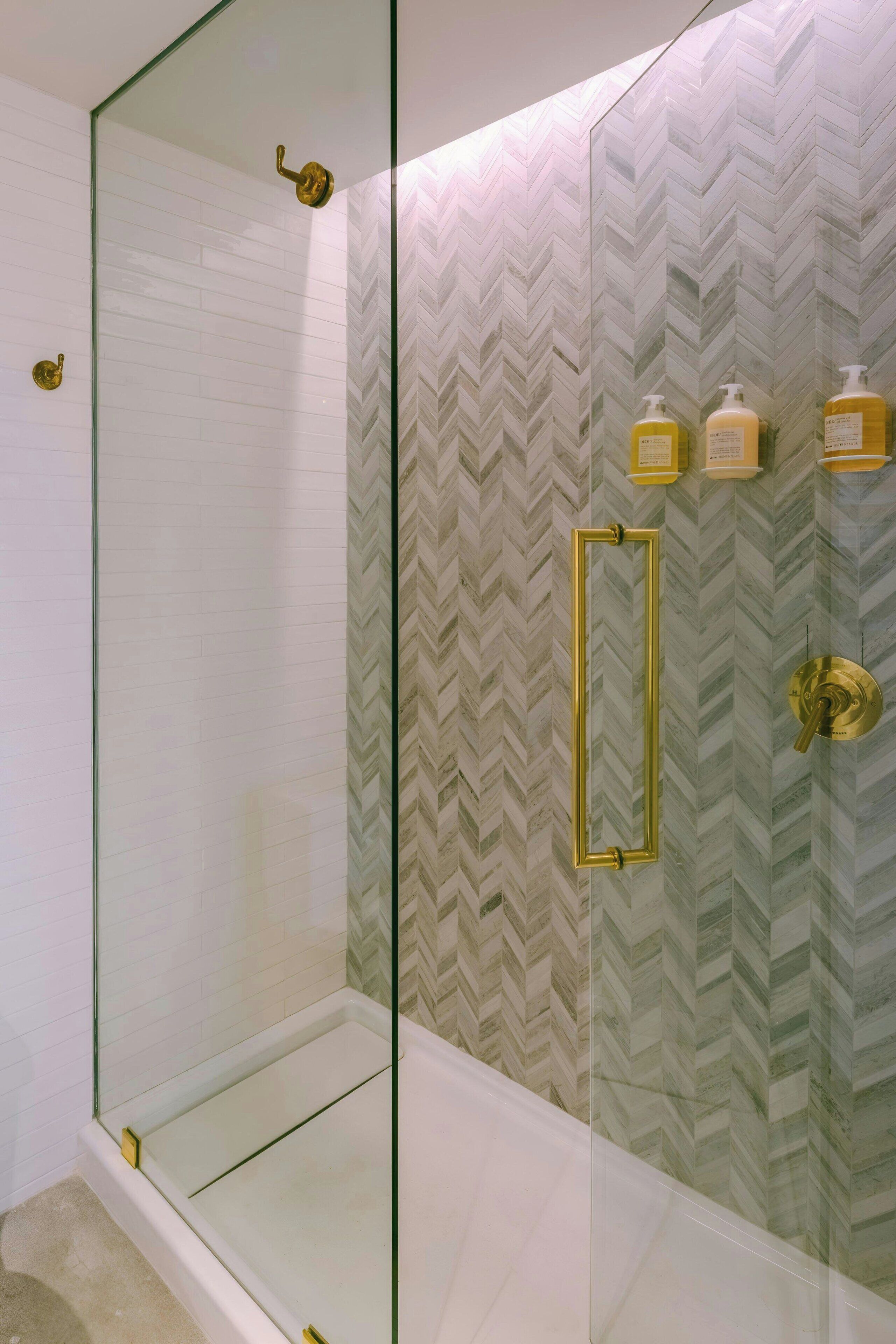 The Merchant Hotel, Sonder