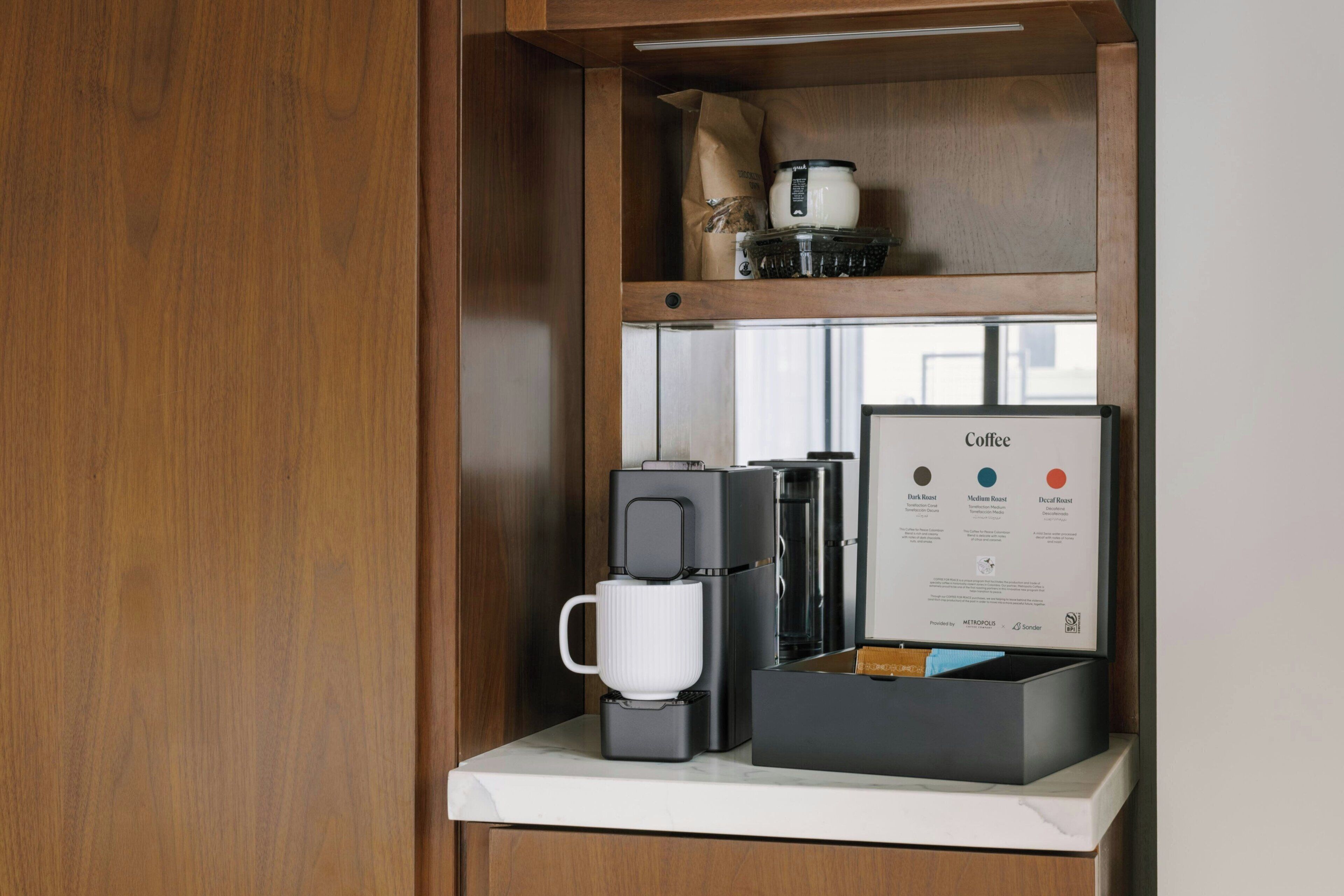 The Merchant Hotel, Sonder