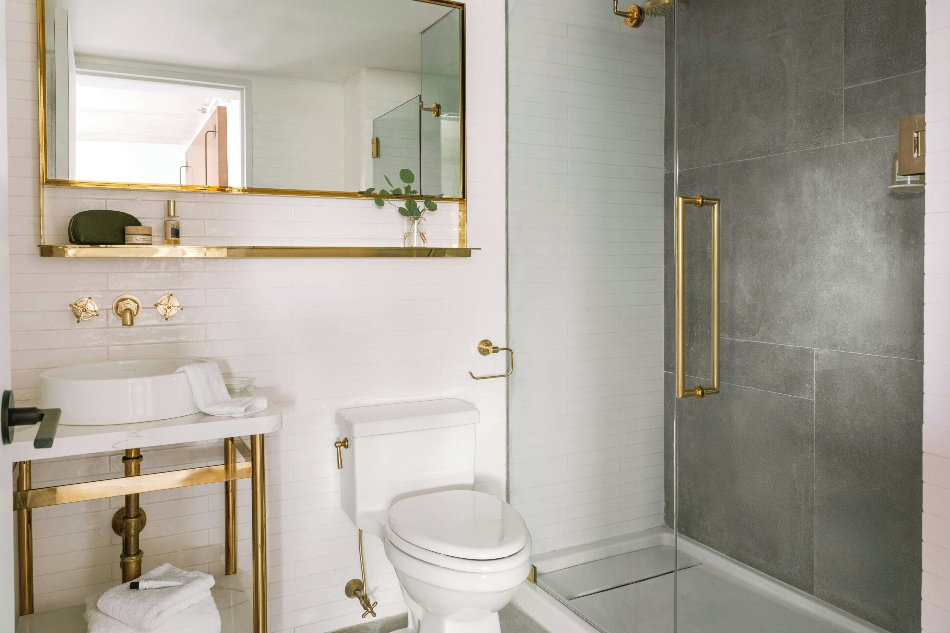 The Merchant Hotel, Sonder