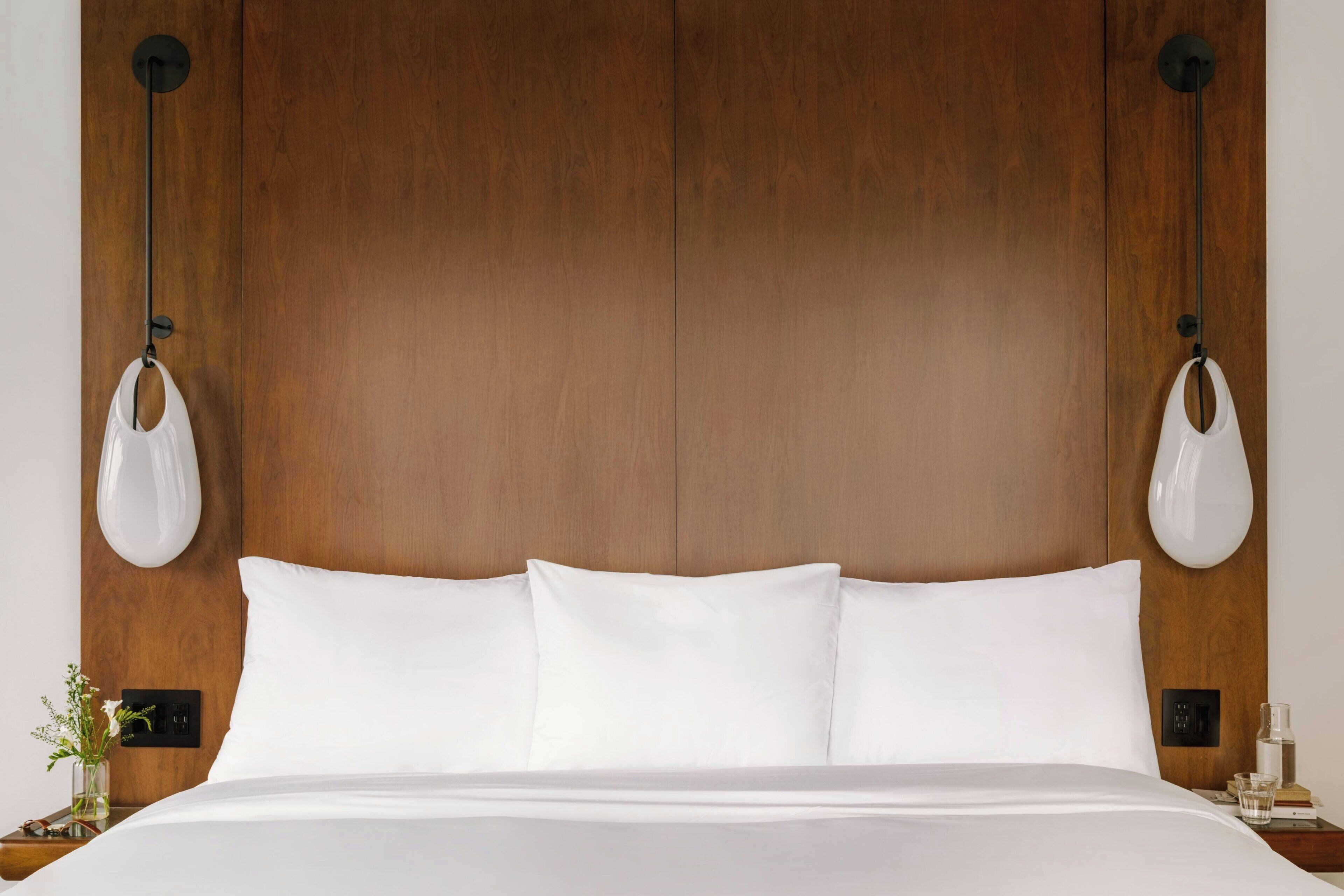 The Merchant Hotel, Sonder