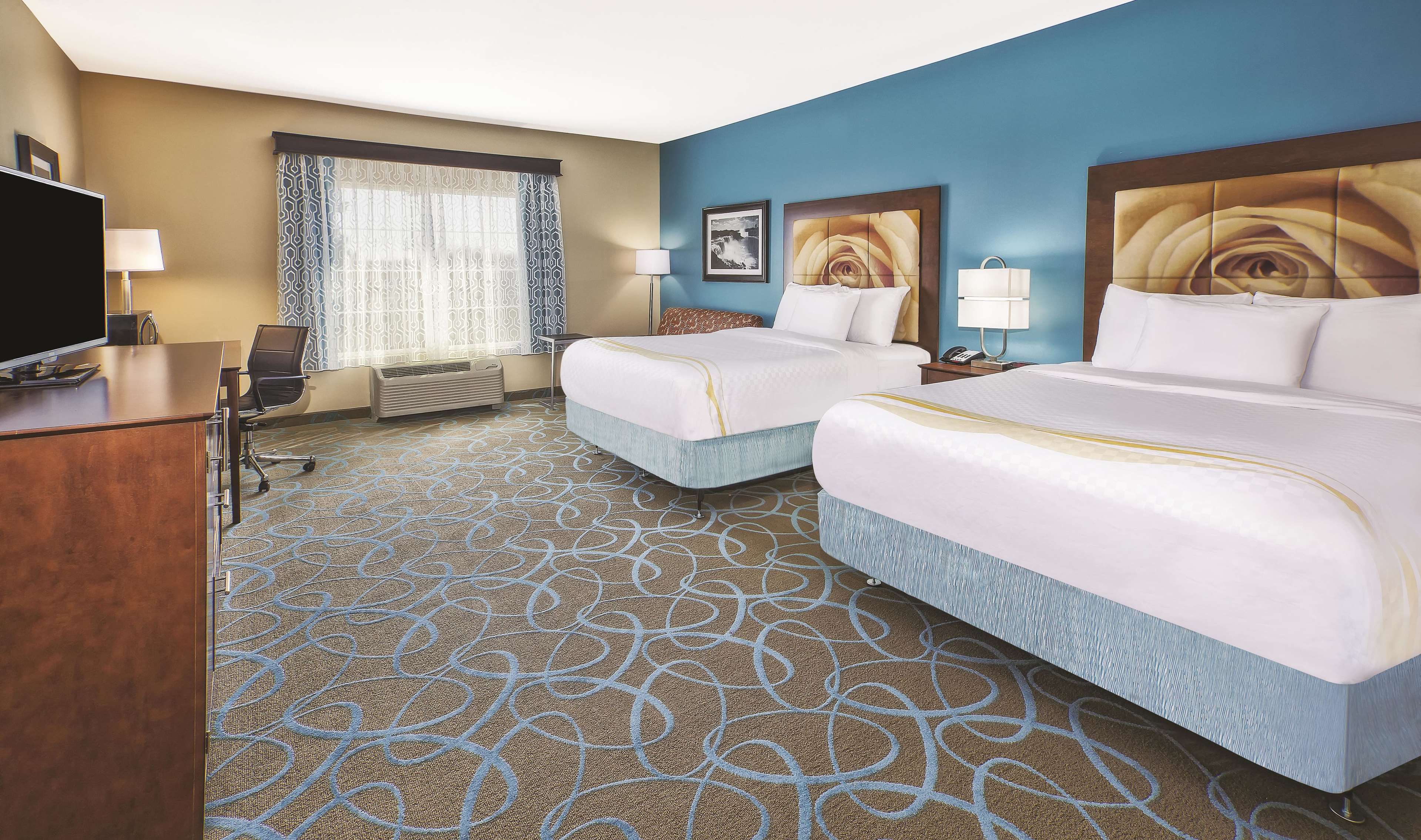 La Quinta Inn & Suites by Wyndham Niagara Falls