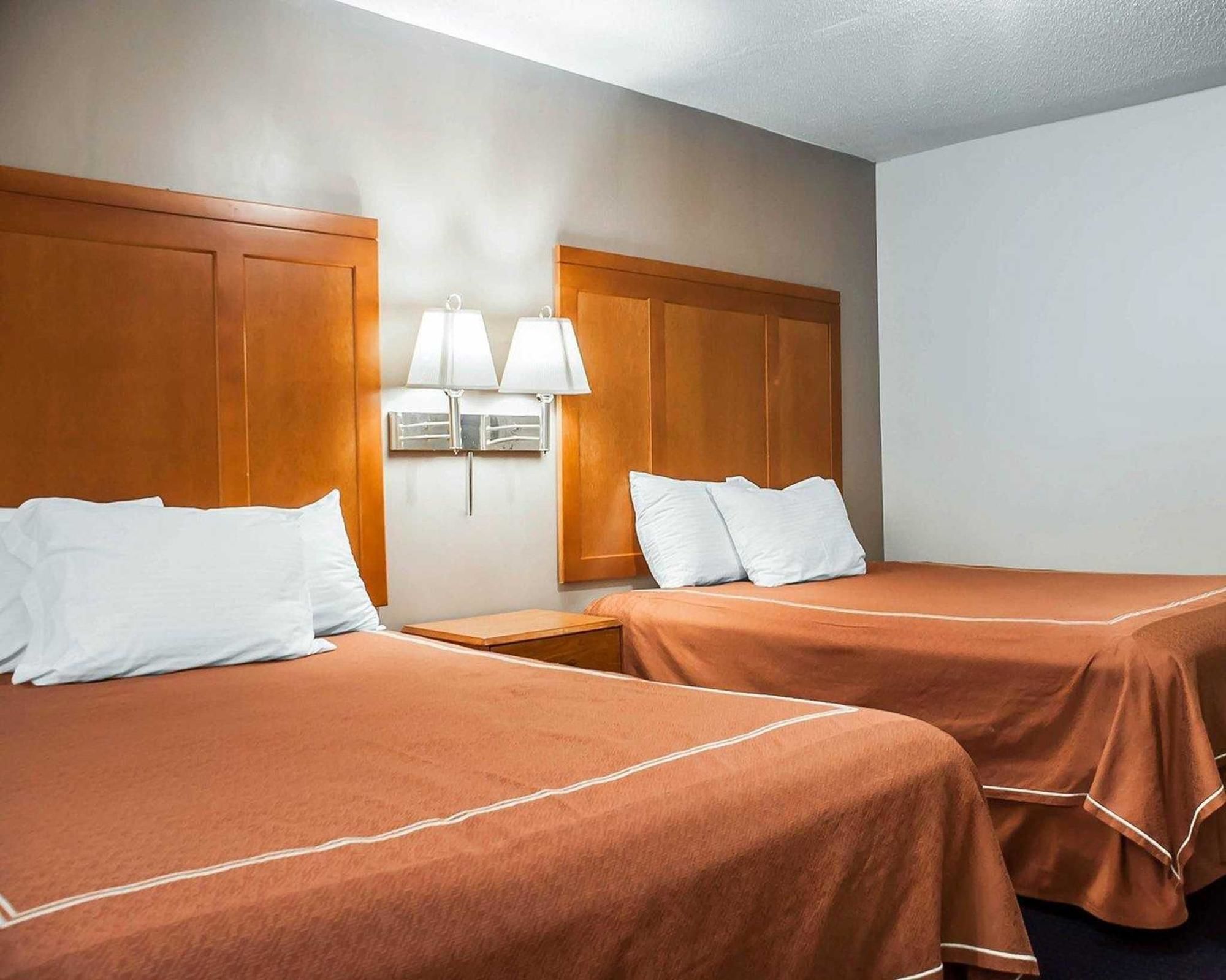 Rodeway Inn & Suites Niagara Falls