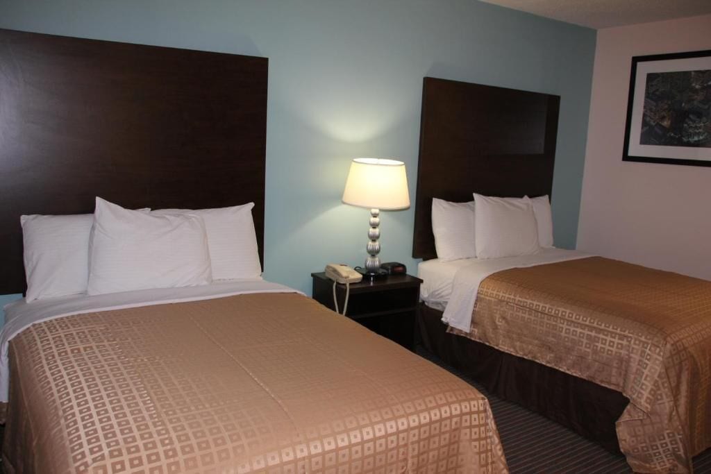 Sterling Inn Niagara Falls near IAG Airport