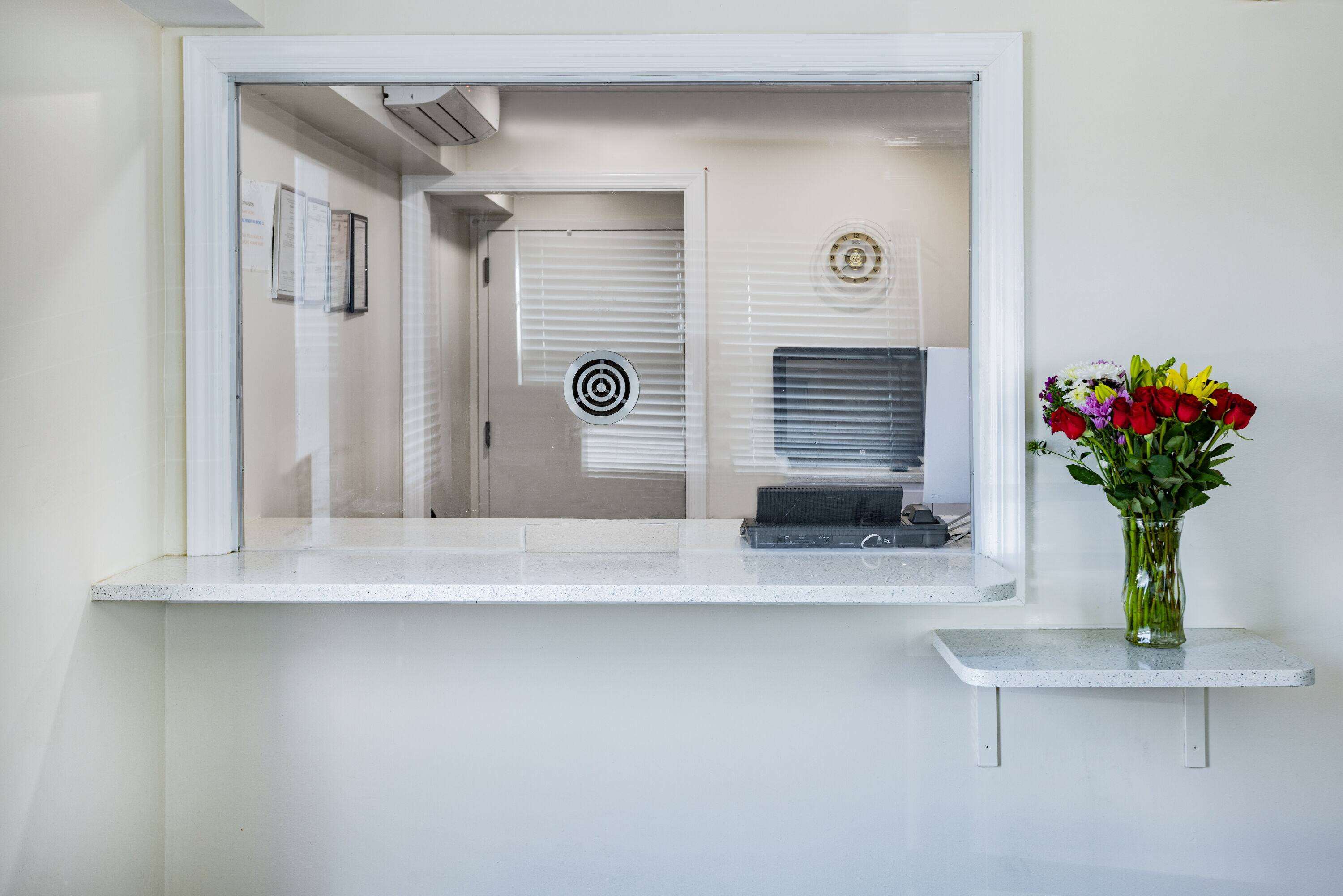 Super 8 by Wyndham Lindenhurst