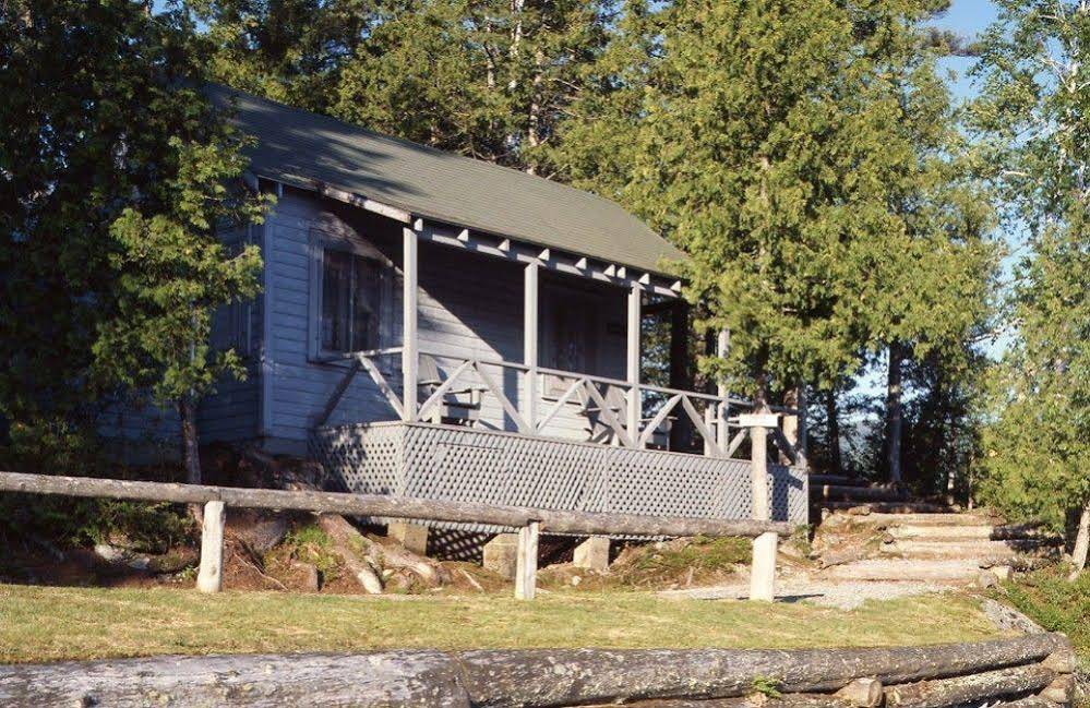 Elk Lake Lodge