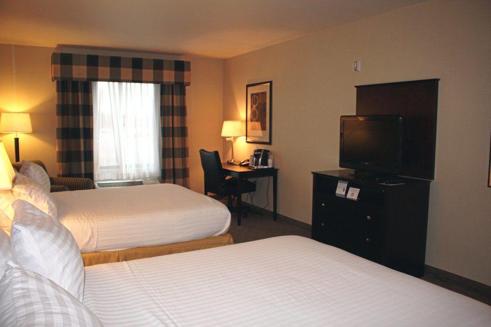 Holiday Inn Express Hotel & Suites Syracuse North Airport Area