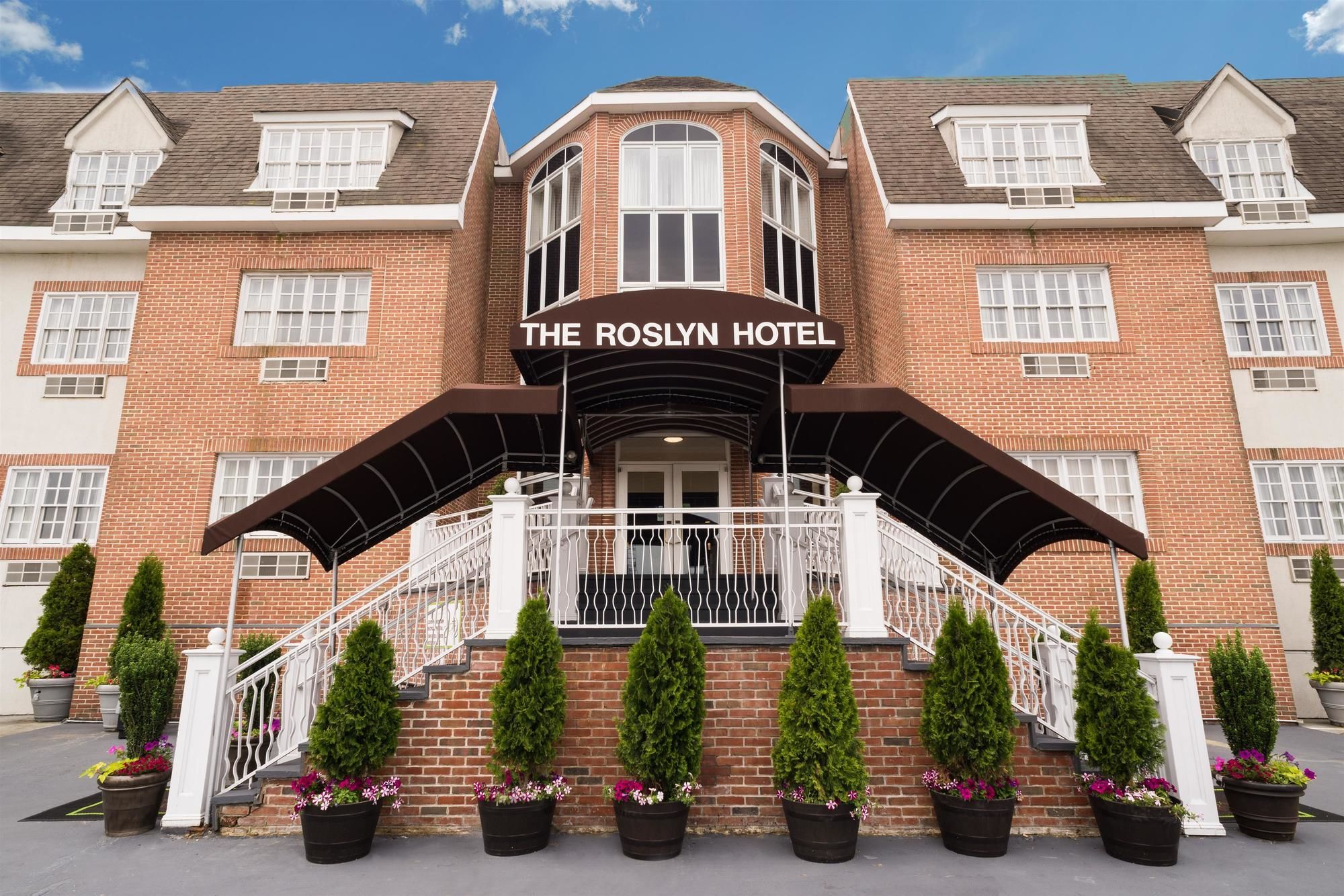 The Roslyn, Tapestry Collection by Hilton