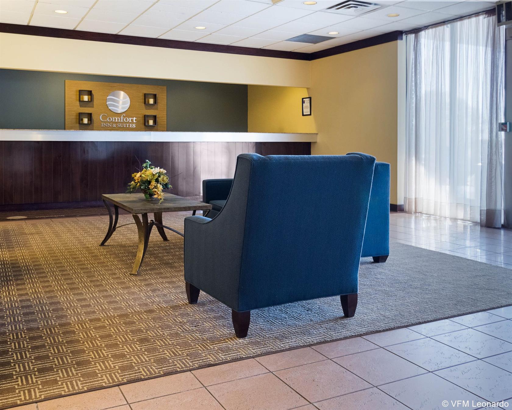 Comfort Inn & Suites Airport