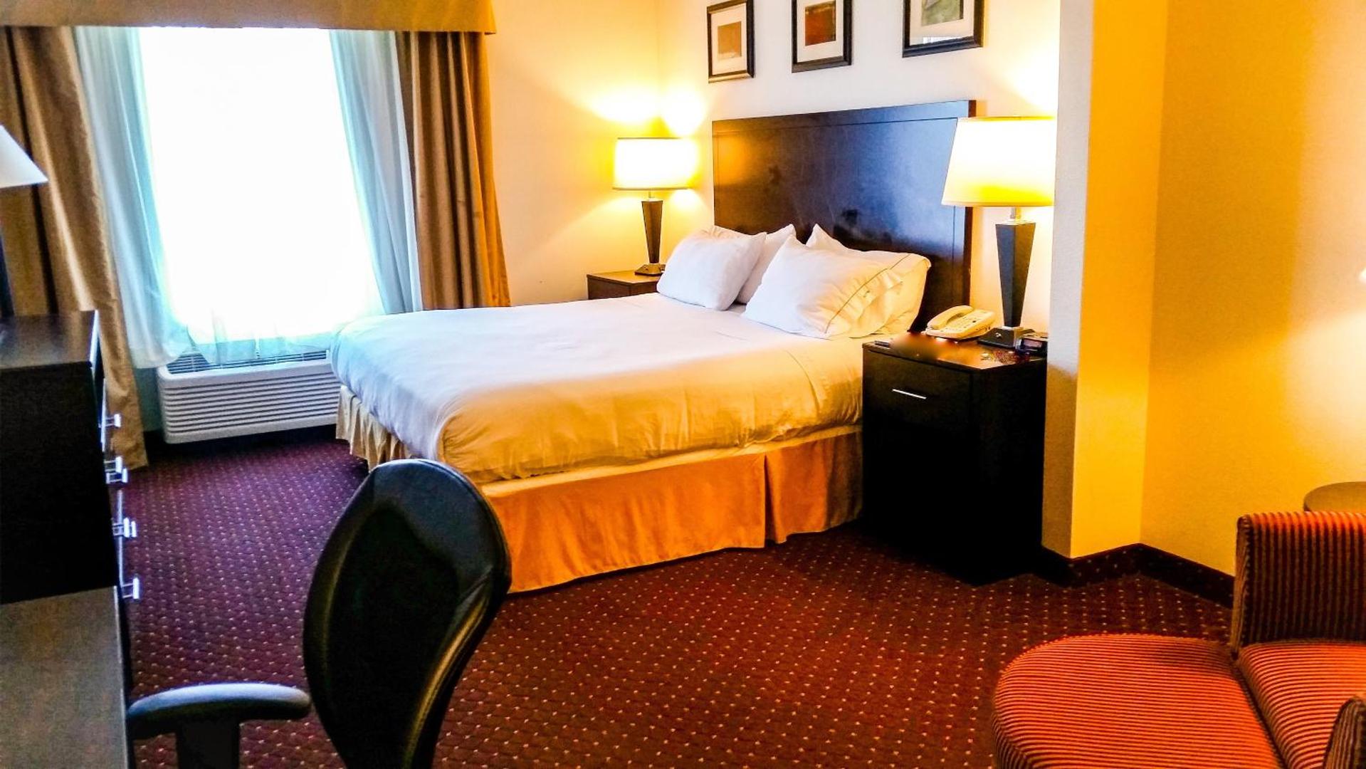 Holiday Inn Express Syracuse-Fairgrounds