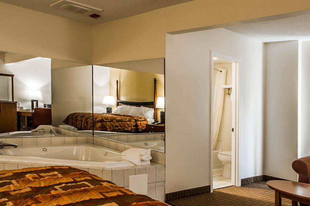 Econo Lodge Tonawanda I-290