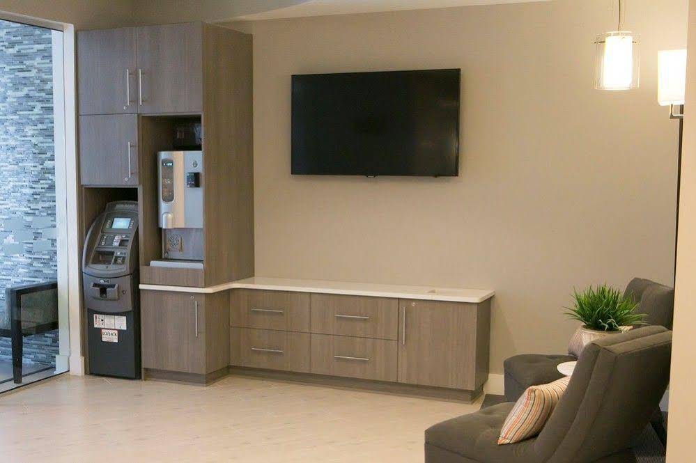 Global Luxury Suites in White Plains