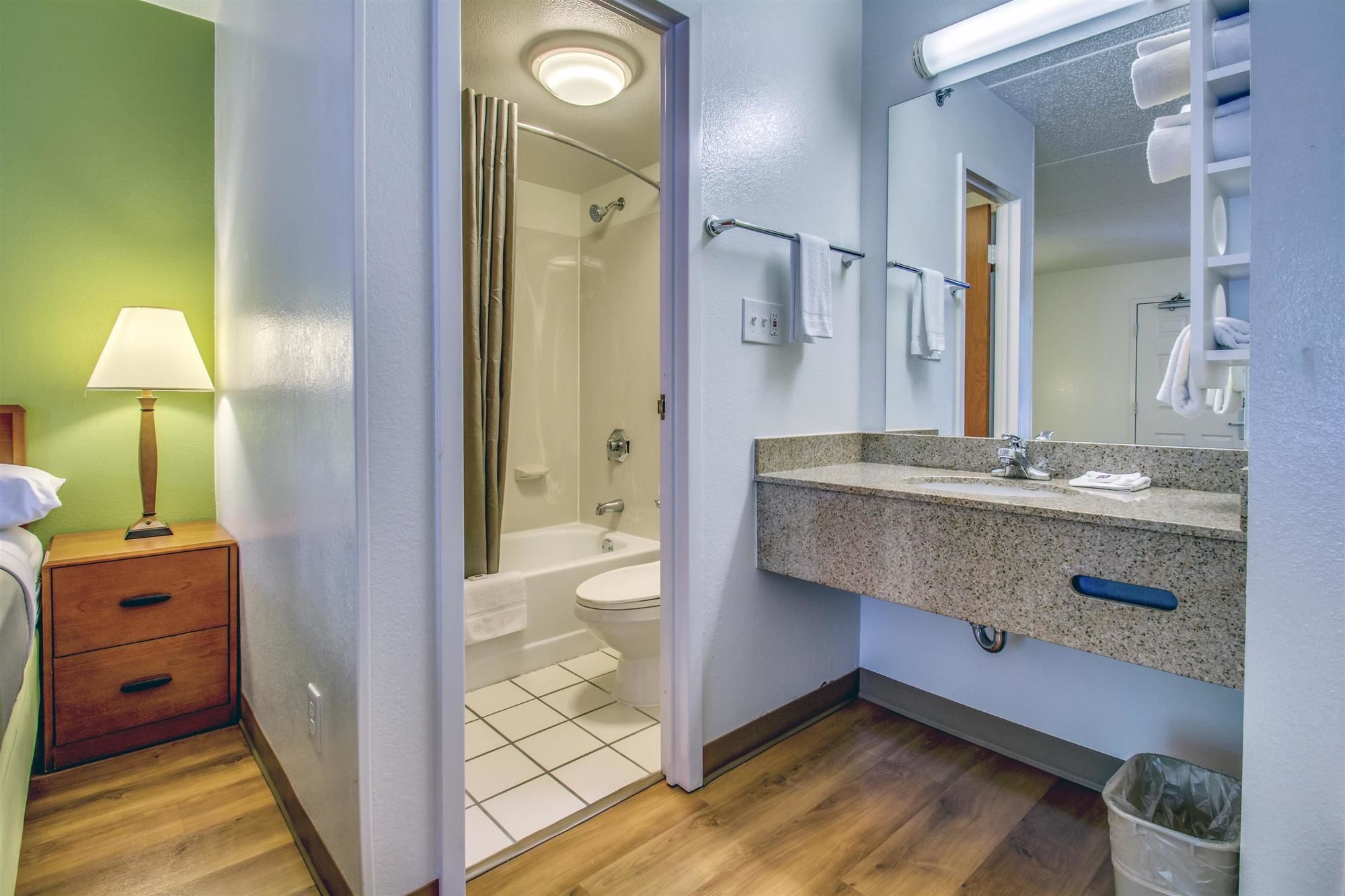 Motel 6 Buffalo Airport