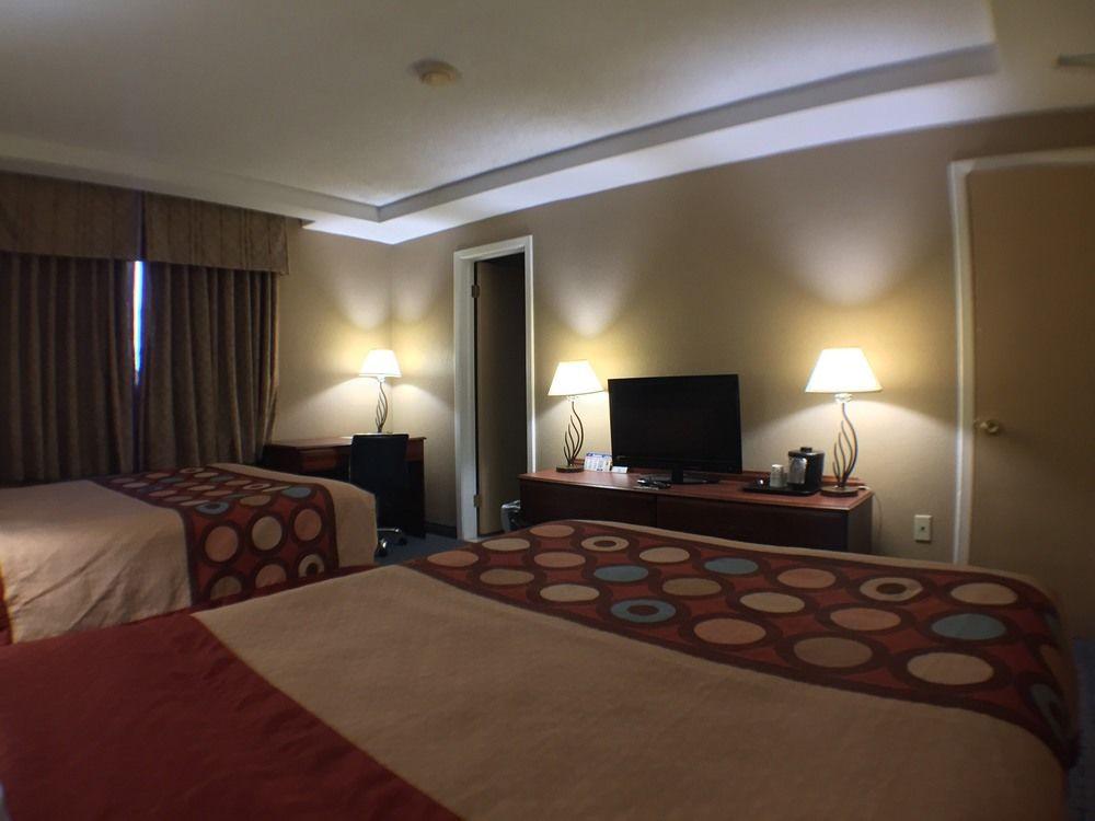 FairBridge Inn Express Buffalo Airport / Williamsville