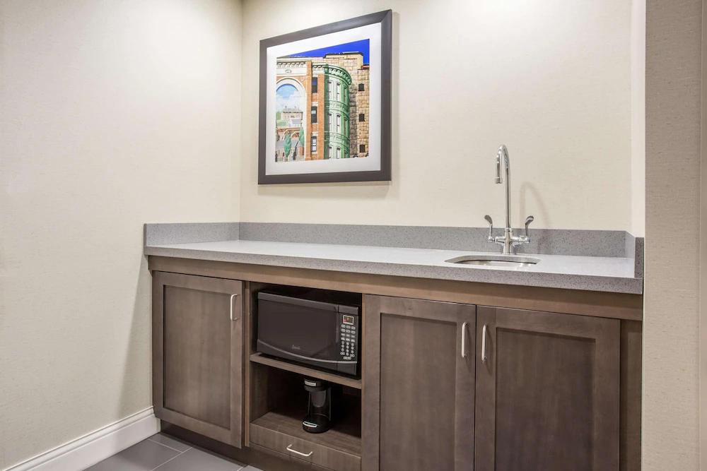 Hampton Inn & Suites Yonkers - Westchester