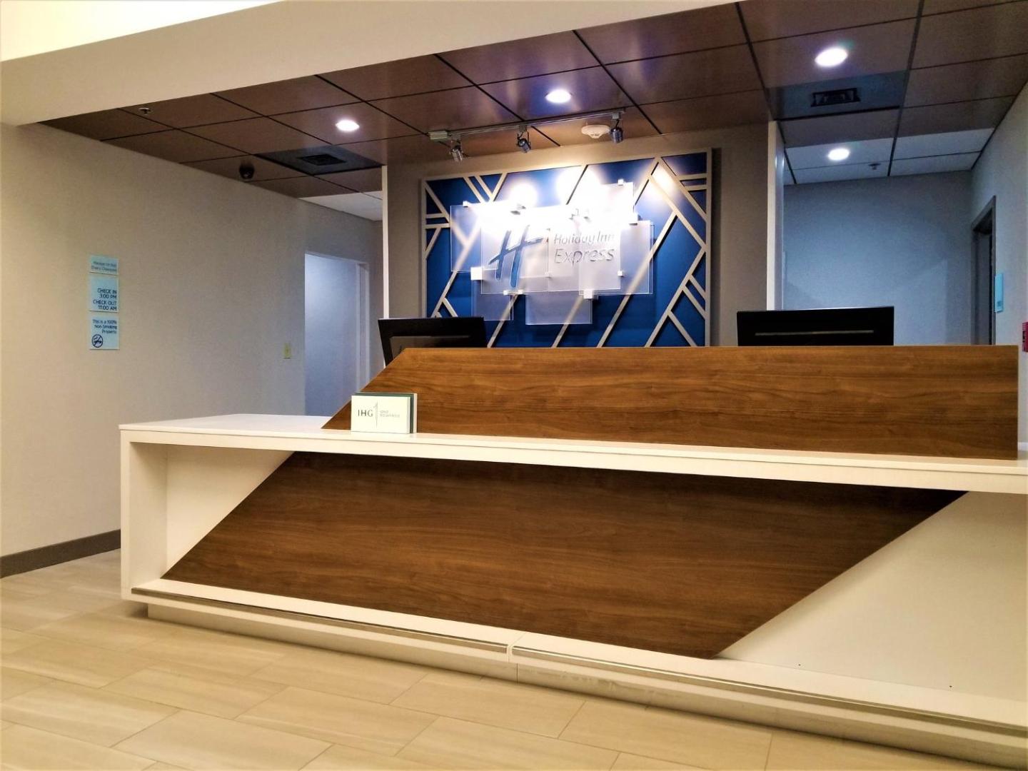 Holiday Inn Express Apex - Raleigh