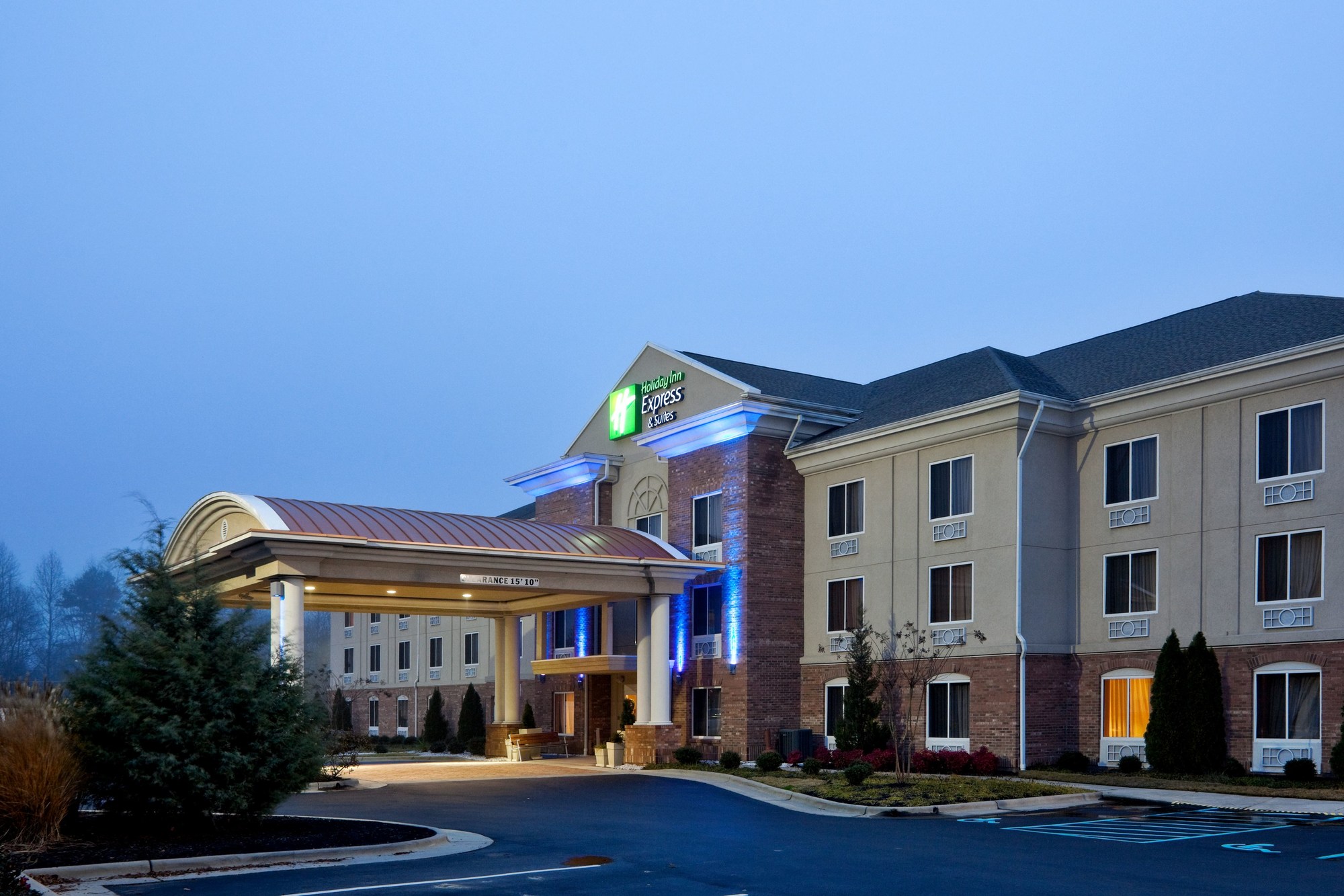 Holiday Inn Express & Suites High Point South