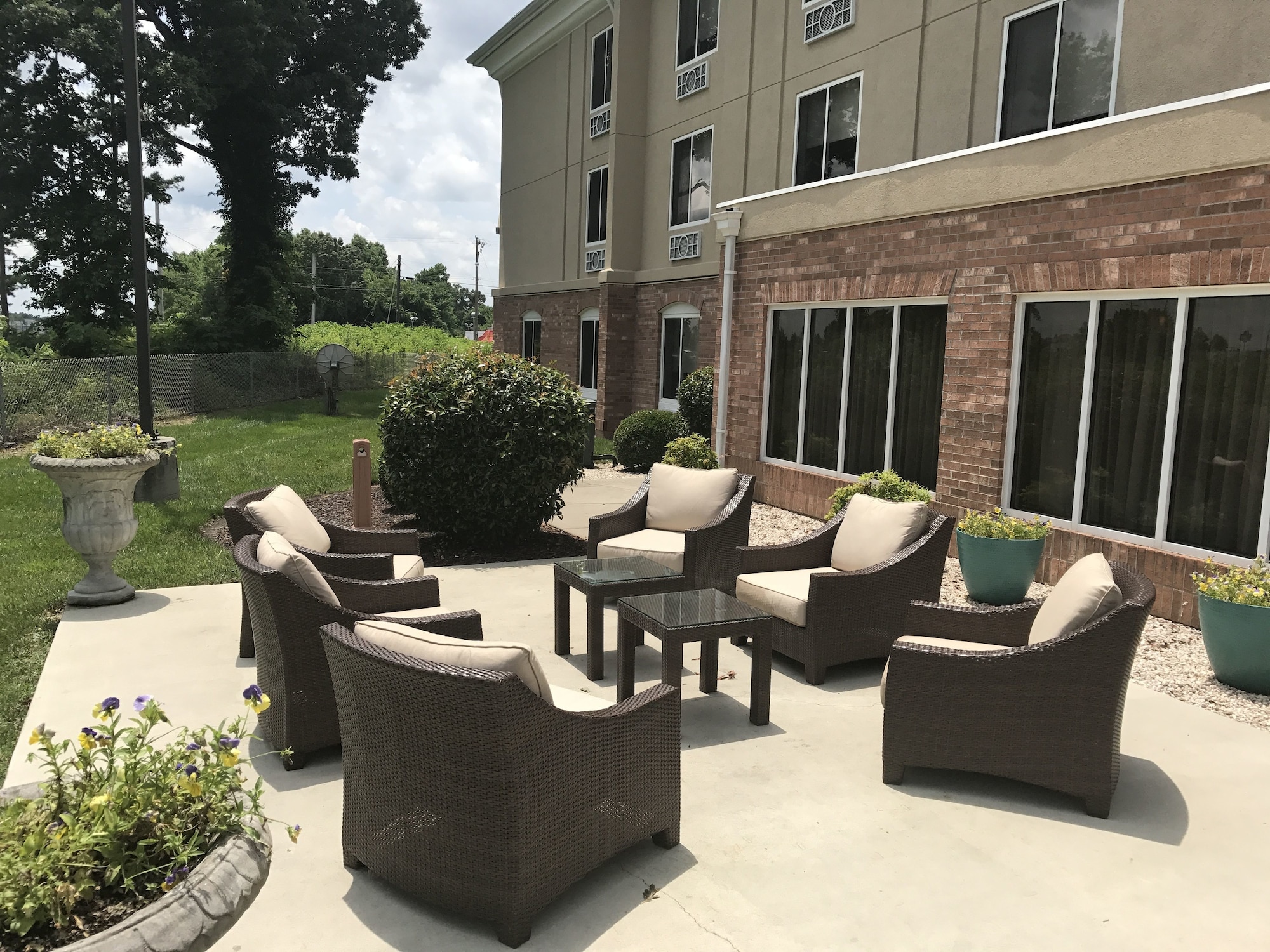 Holiday Inn Express & Suites High Point South
