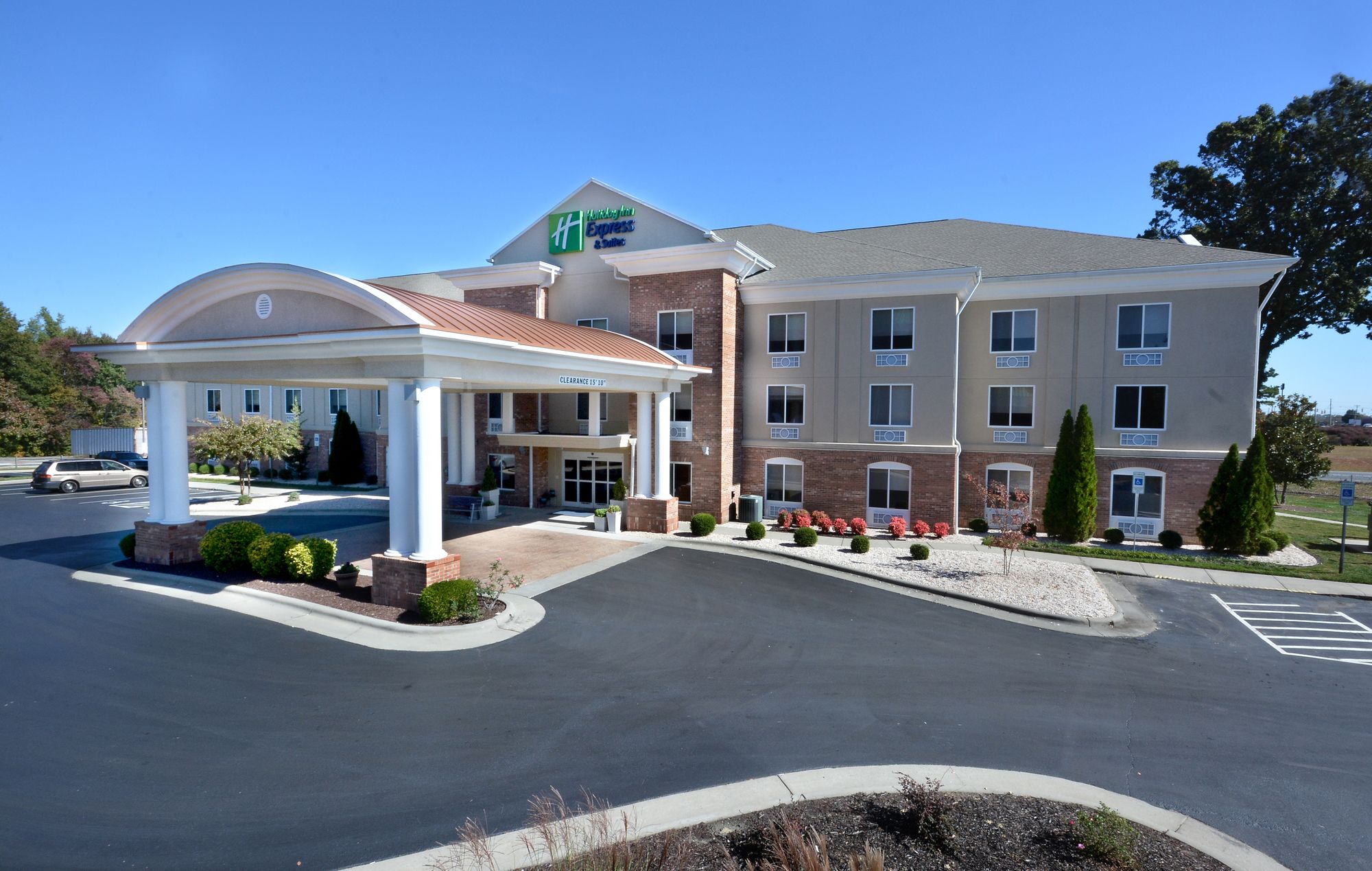 Holiday Inn Express & Suites High Point South