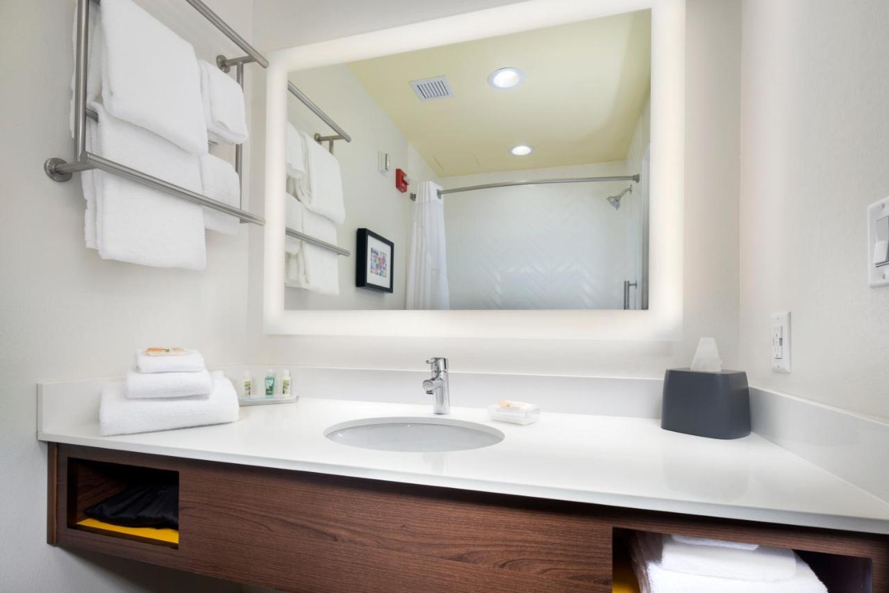 Holiday Inn Hotel & Suites Arden - Asheville Airport