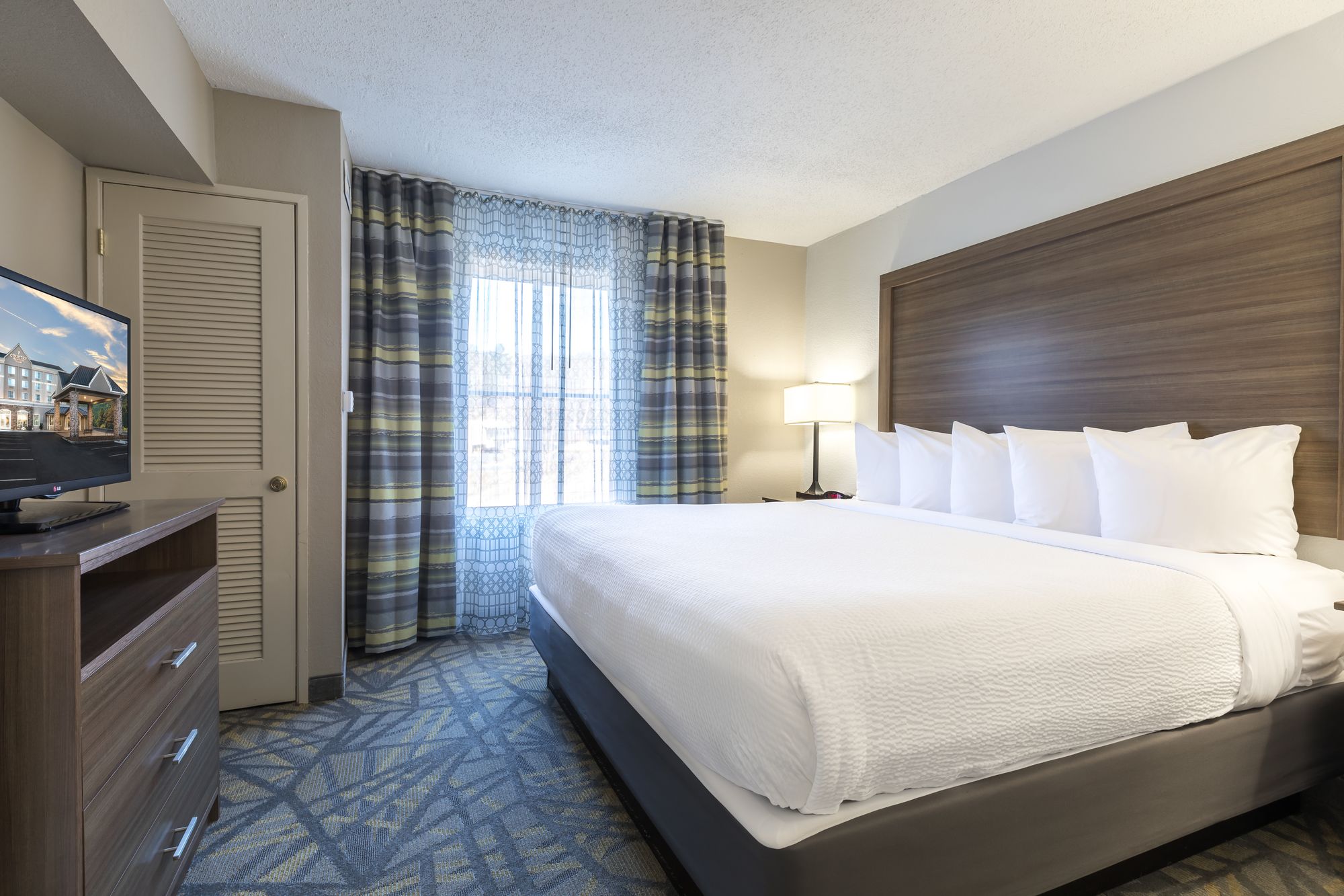 Country Inn & Suites by Radisson Asheville Downtown Tunnel Road