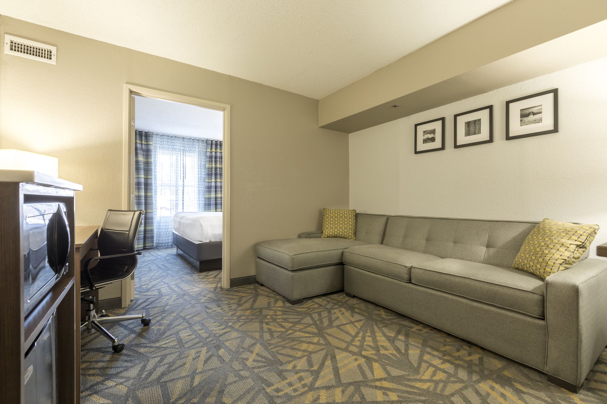 Country Inn & Suites by Radisson Asheville Downtown Tunnel Road