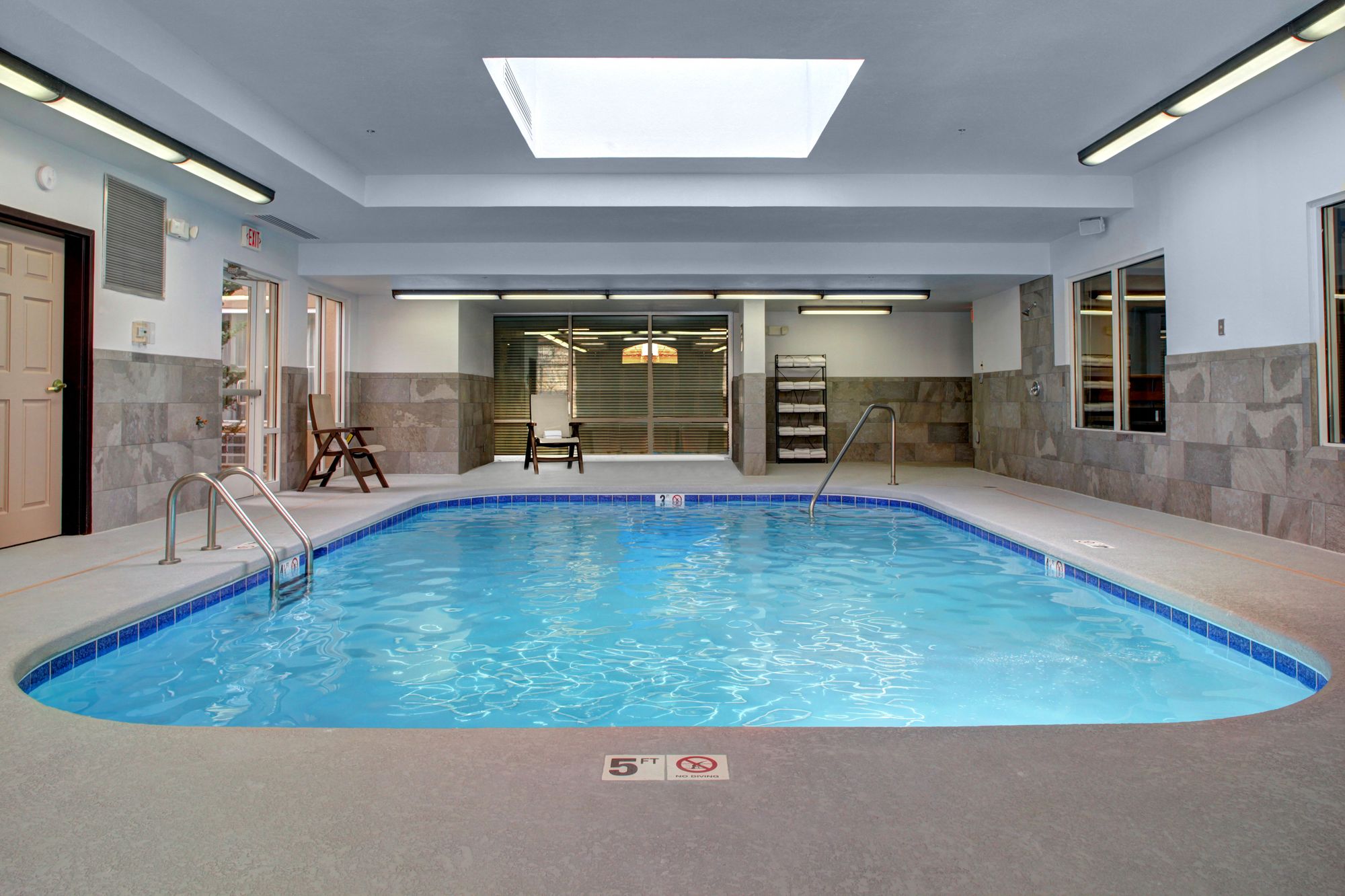 Country Inn & Suites by Radisson Asheville Downtown Tunnel Road
