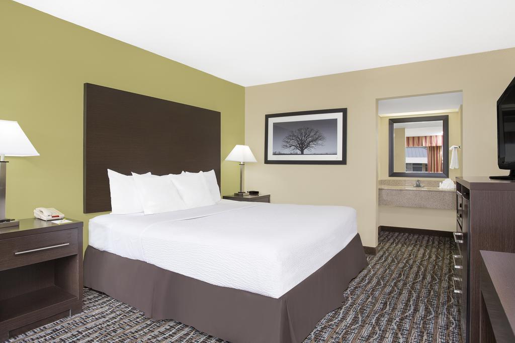 Days Inn by Wyndham Asheville Mall