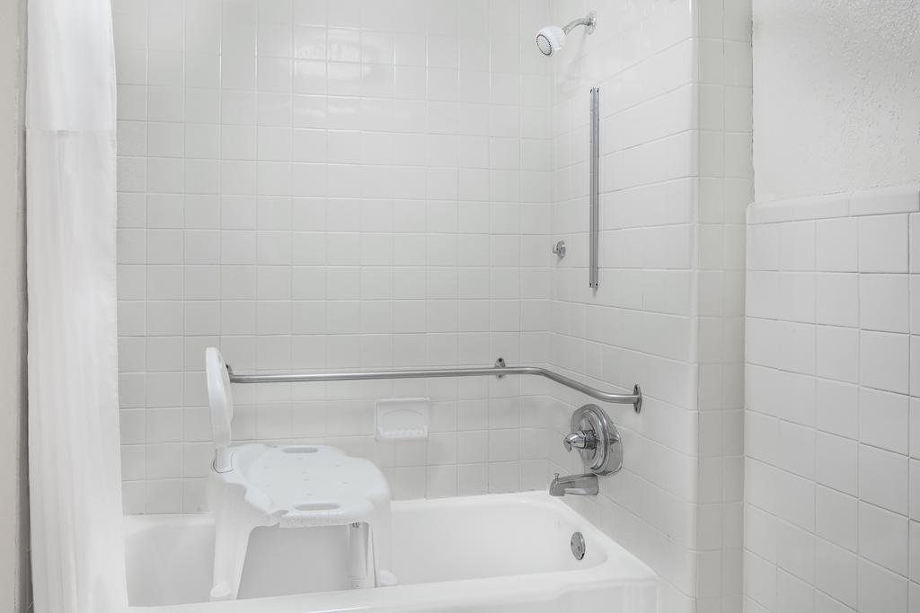 Days Inn by Wyndham Asheville Mall